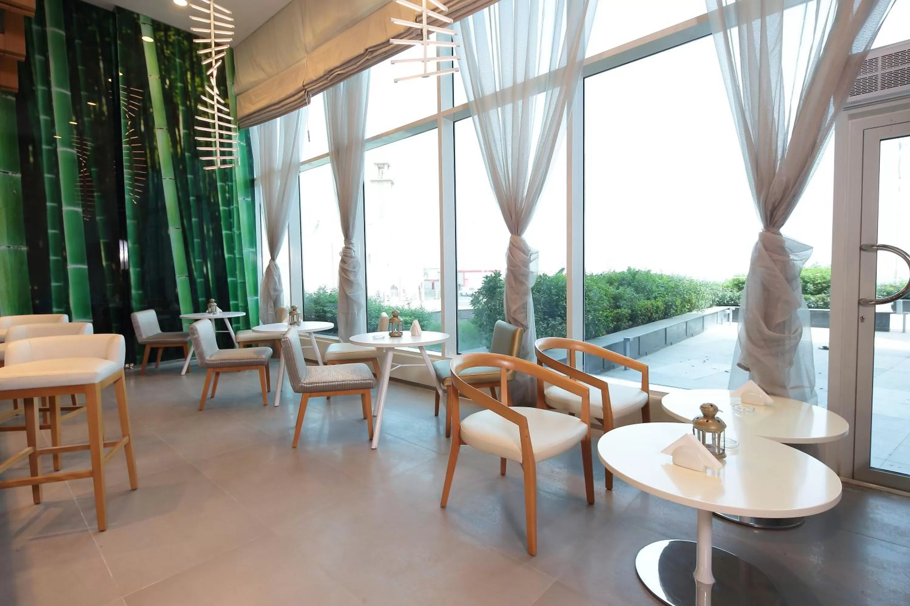 Restaurant/places to eat in Novotel Jazan