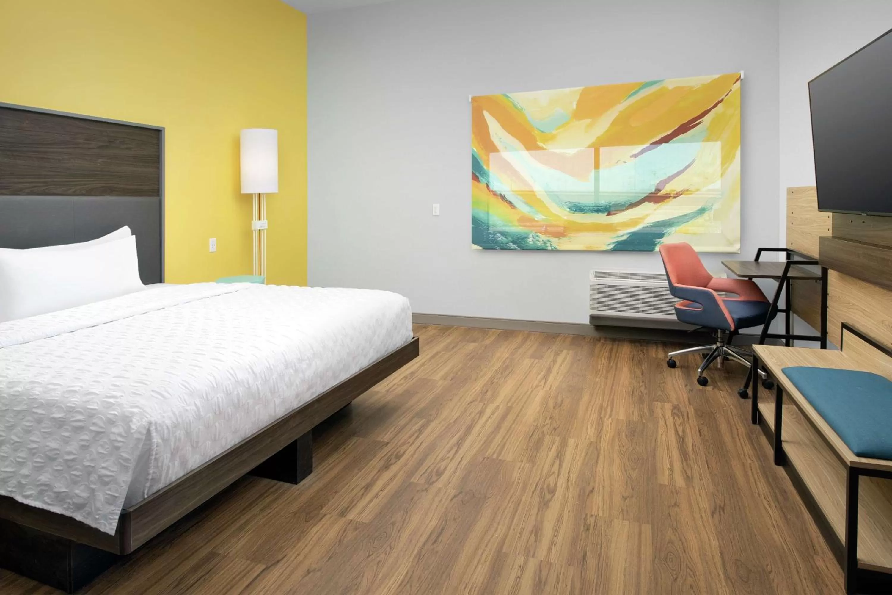 Bedroom, Bed in Tru By Hilton Lubbock Southwest