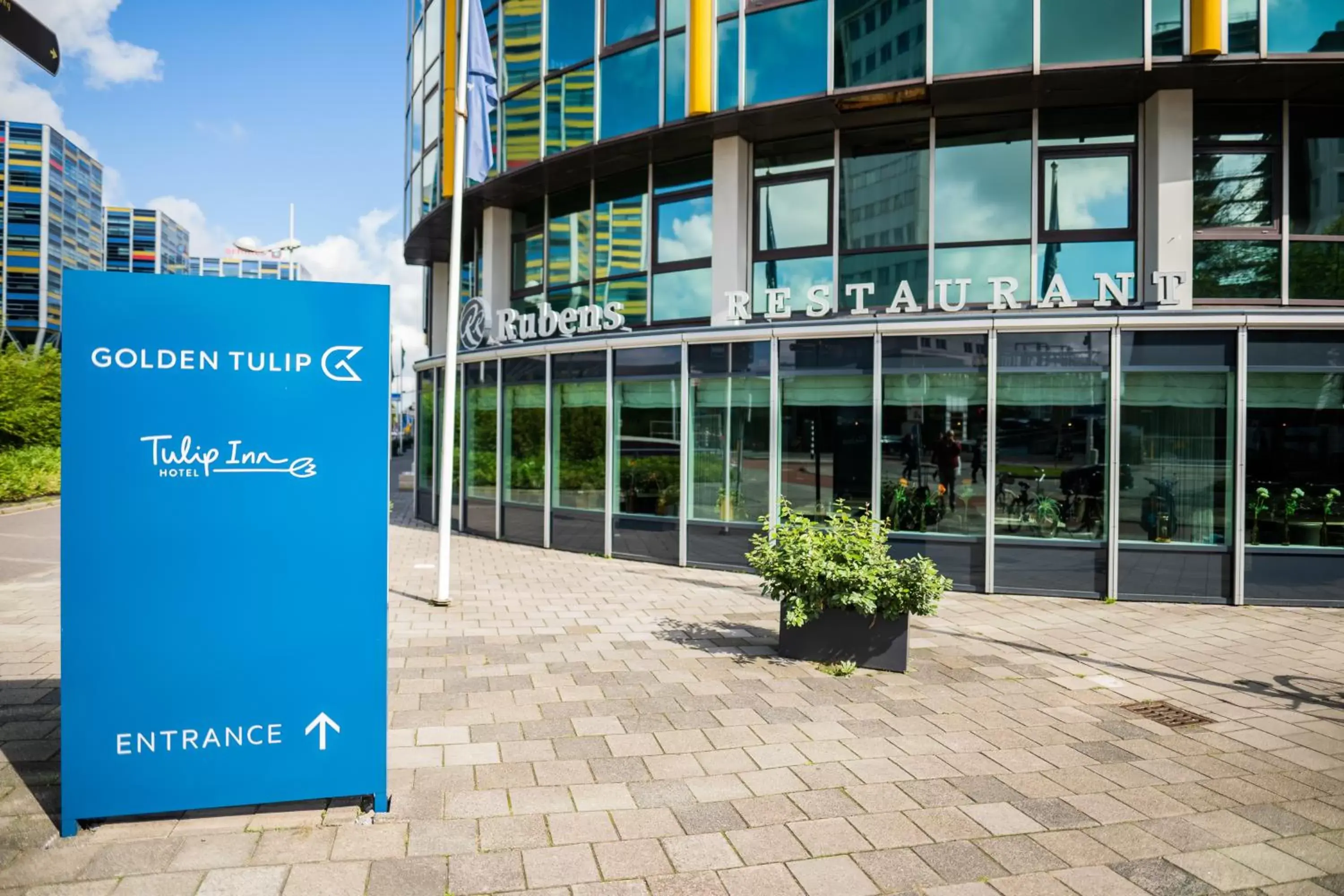 Facade/entrance, Property Building in Golden Tulip Leiden Centre