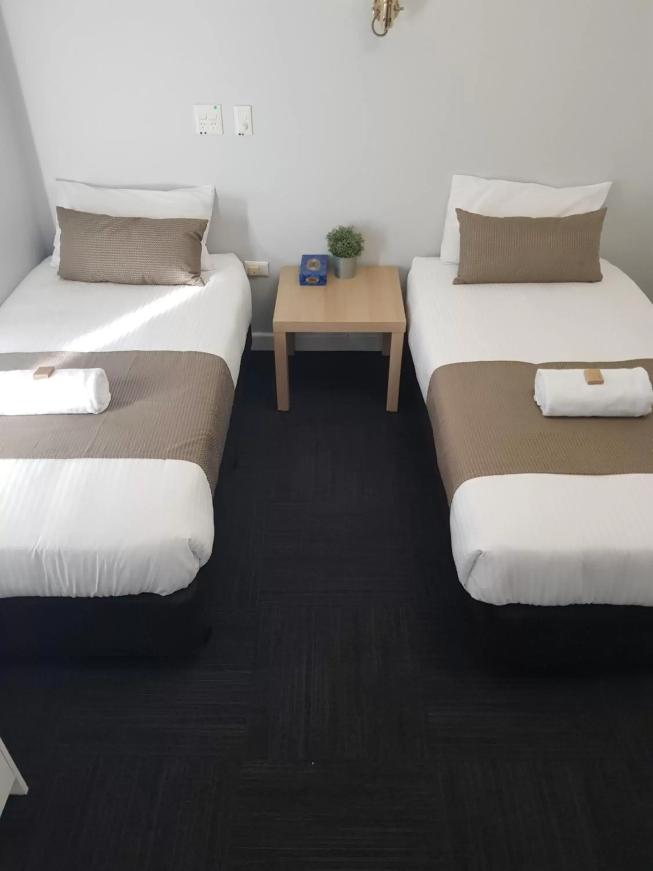Superior Twin Room in Port Pirie Accommodation and Apartments Superior Twin Room in Port Pirie Accommodation and Apartments