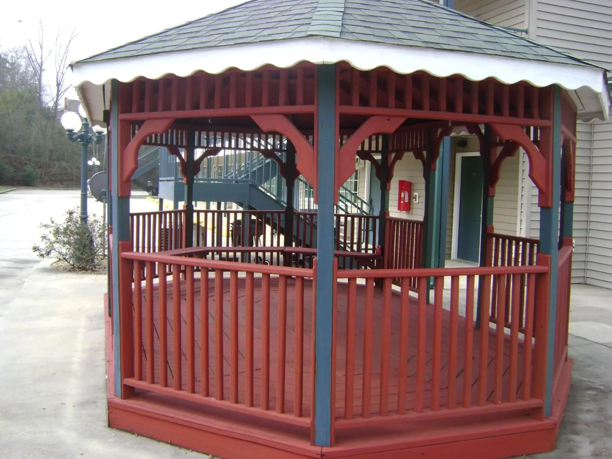 Patio in Meriwether Country Inn