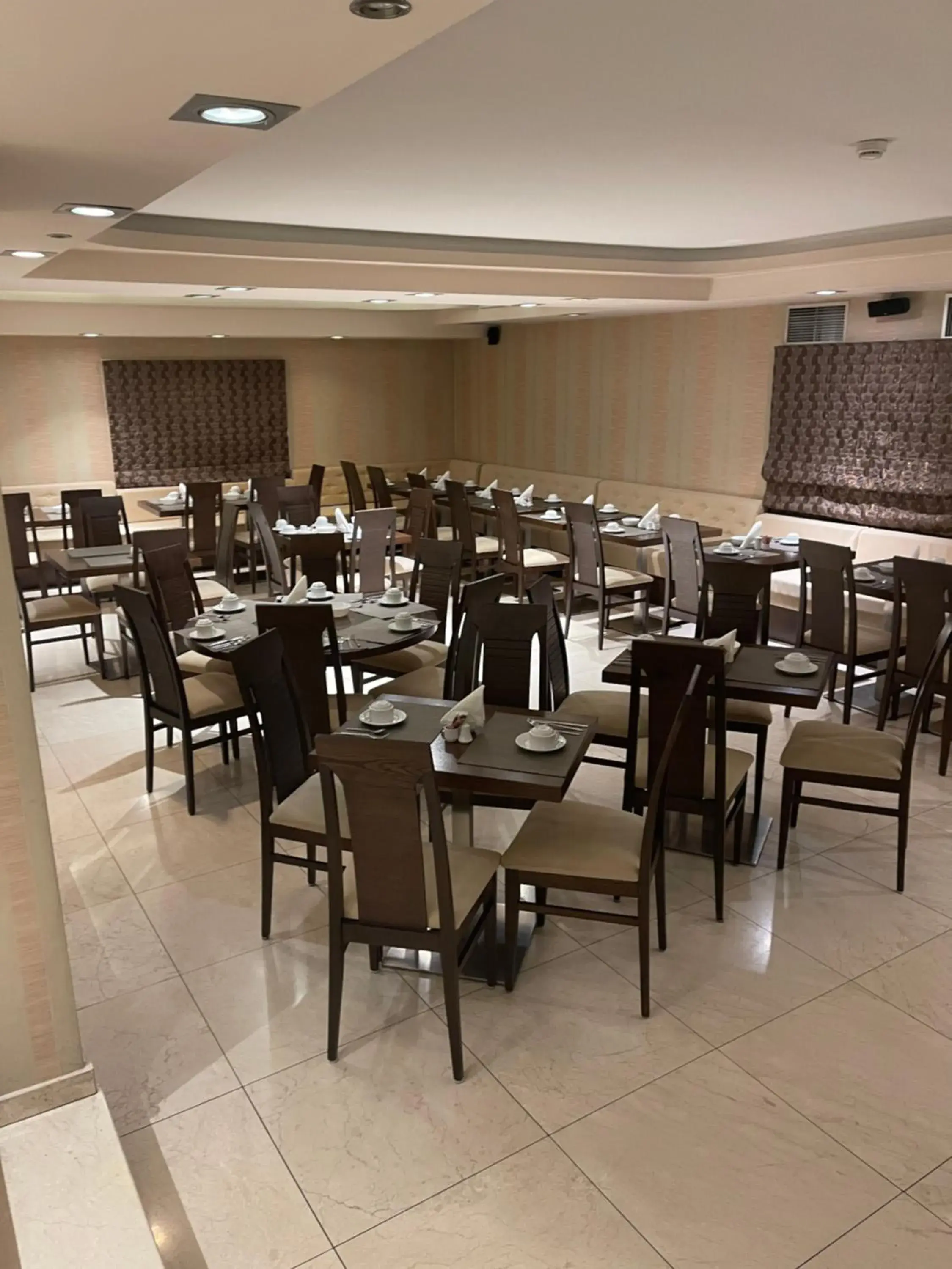 Restaurant/Places to Eat in Europa Hotel