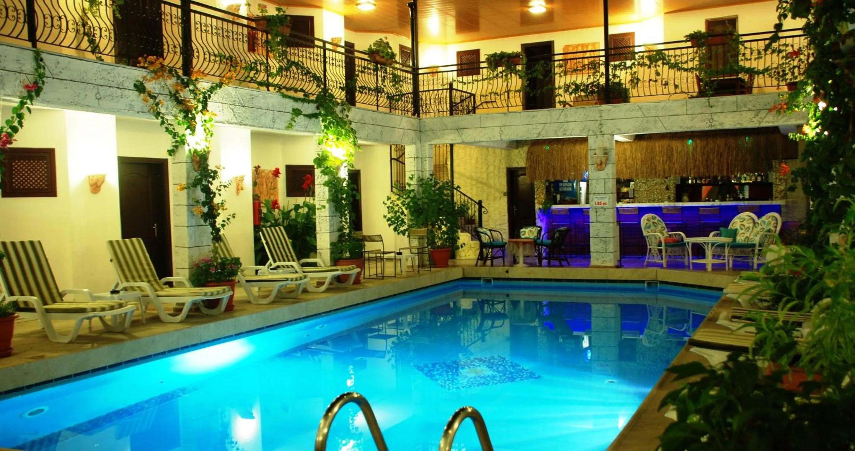 Swimming pool in Han Dalyan Hotel