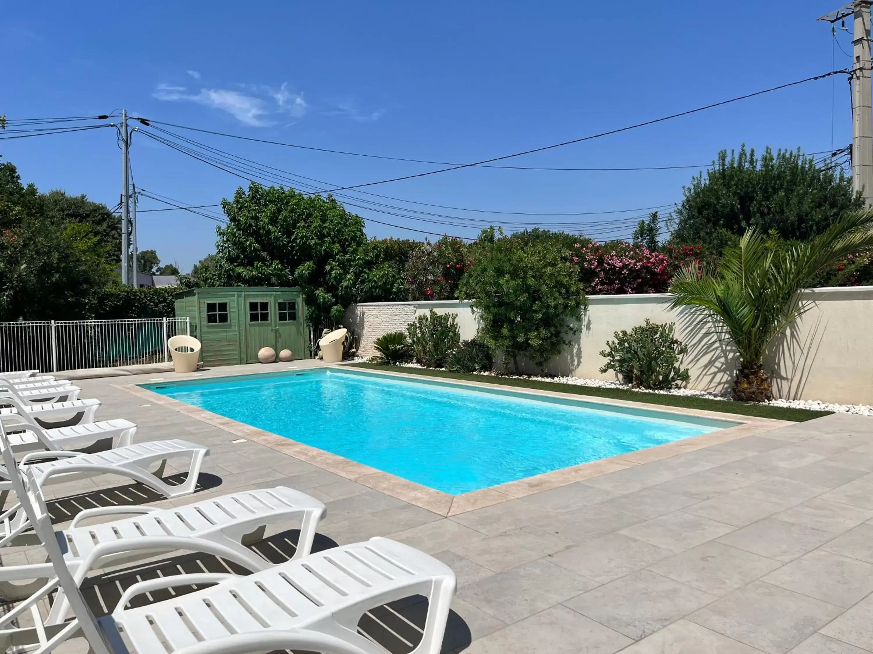 Swimming Pool in Brit Hotel Salon de Provence