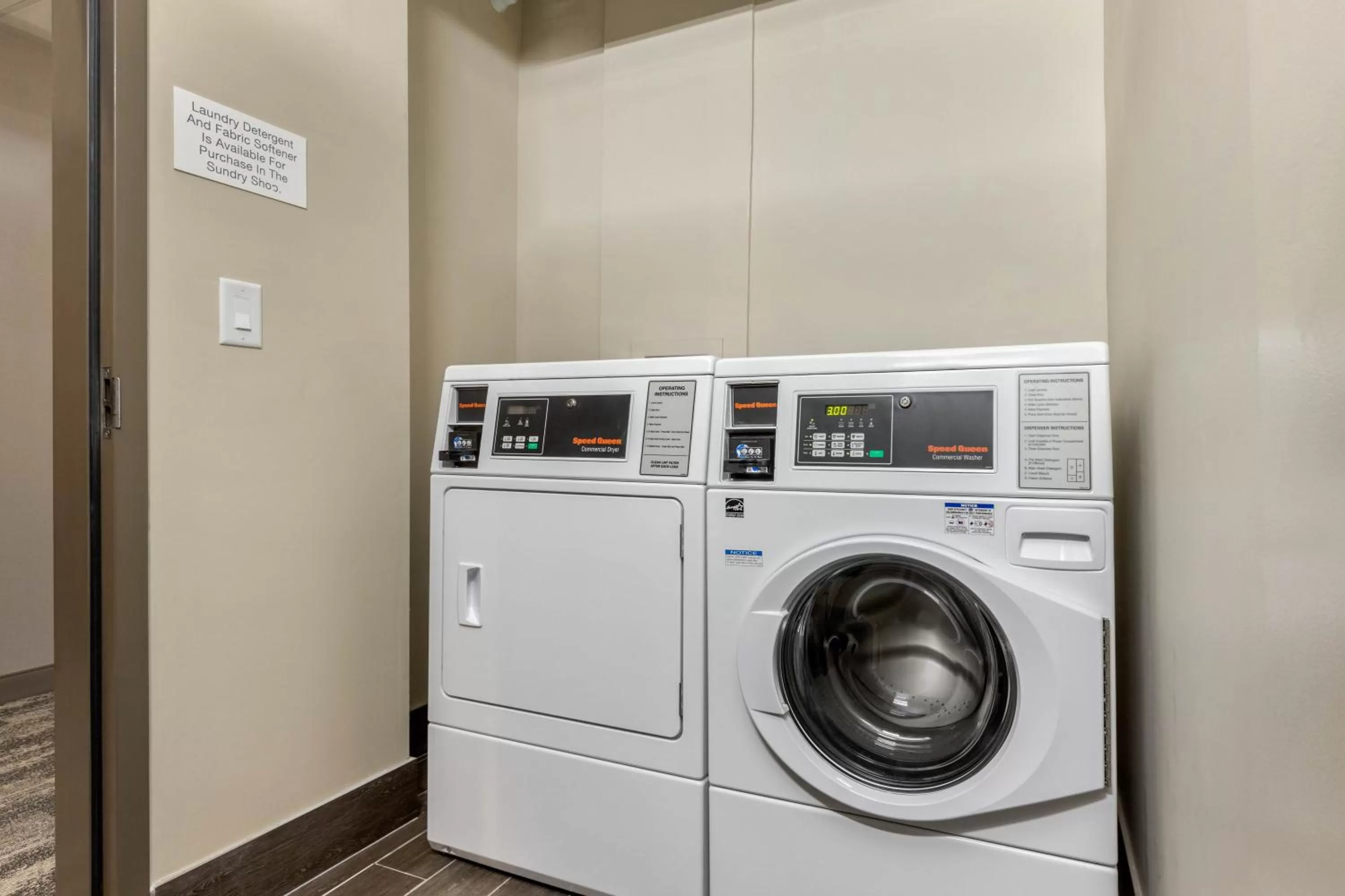 laundry in Cambria Hotel Charleston Riverview