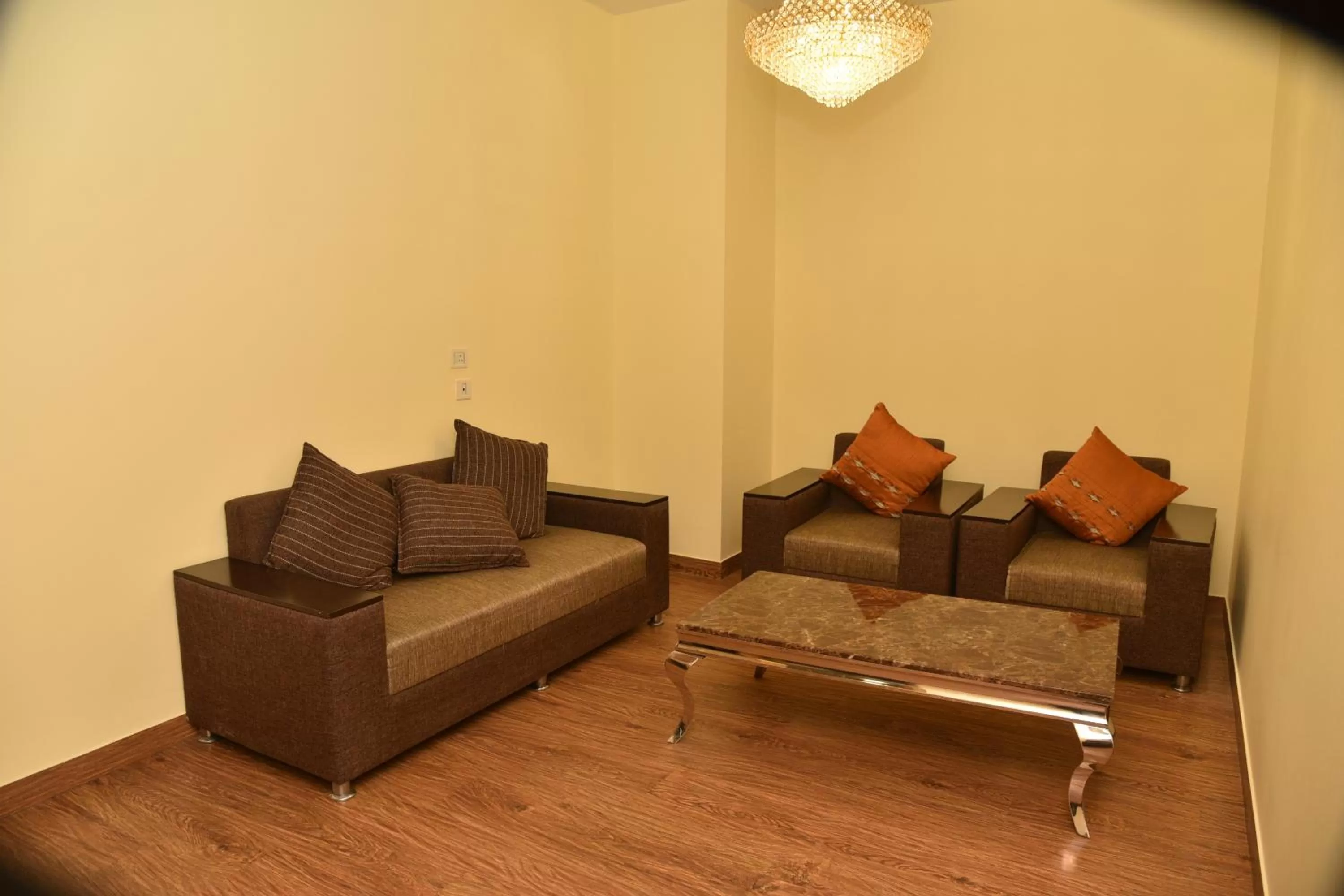 Living room in Opulent by Udman Chhattarpur