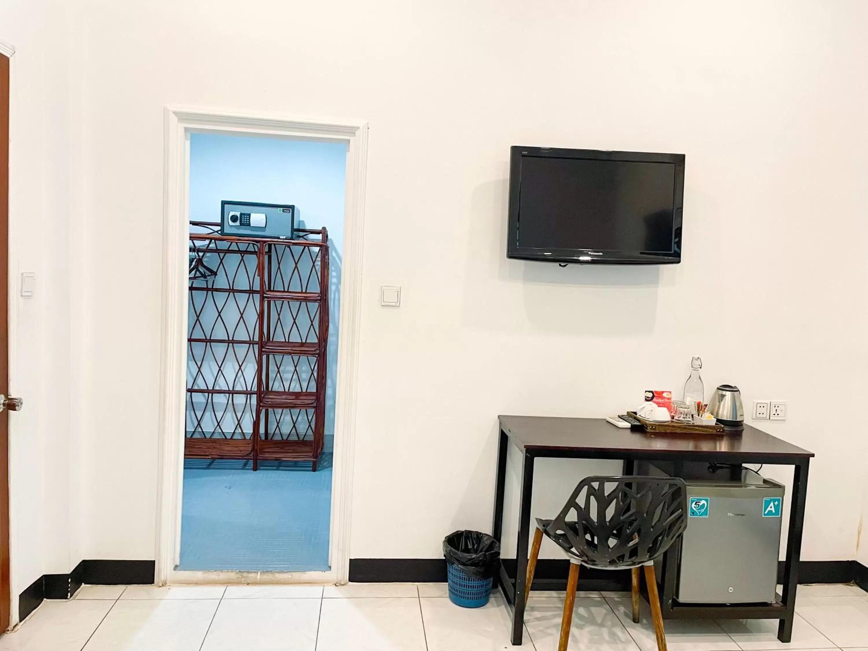 Property building in Birdcage Boutique Property building in Birdcage Boutique