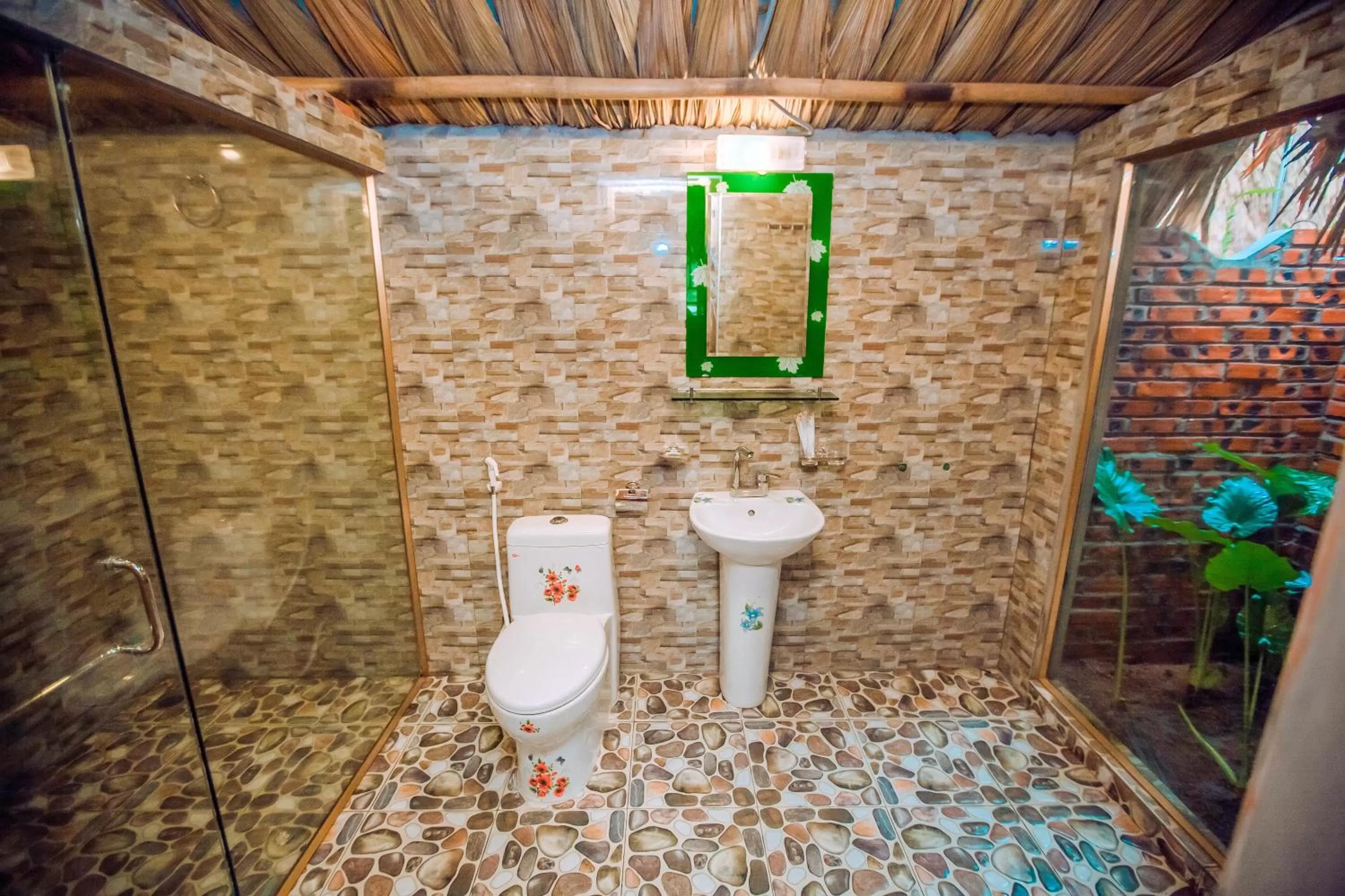 Bathroom in Tam Coc Rice Fields Resort