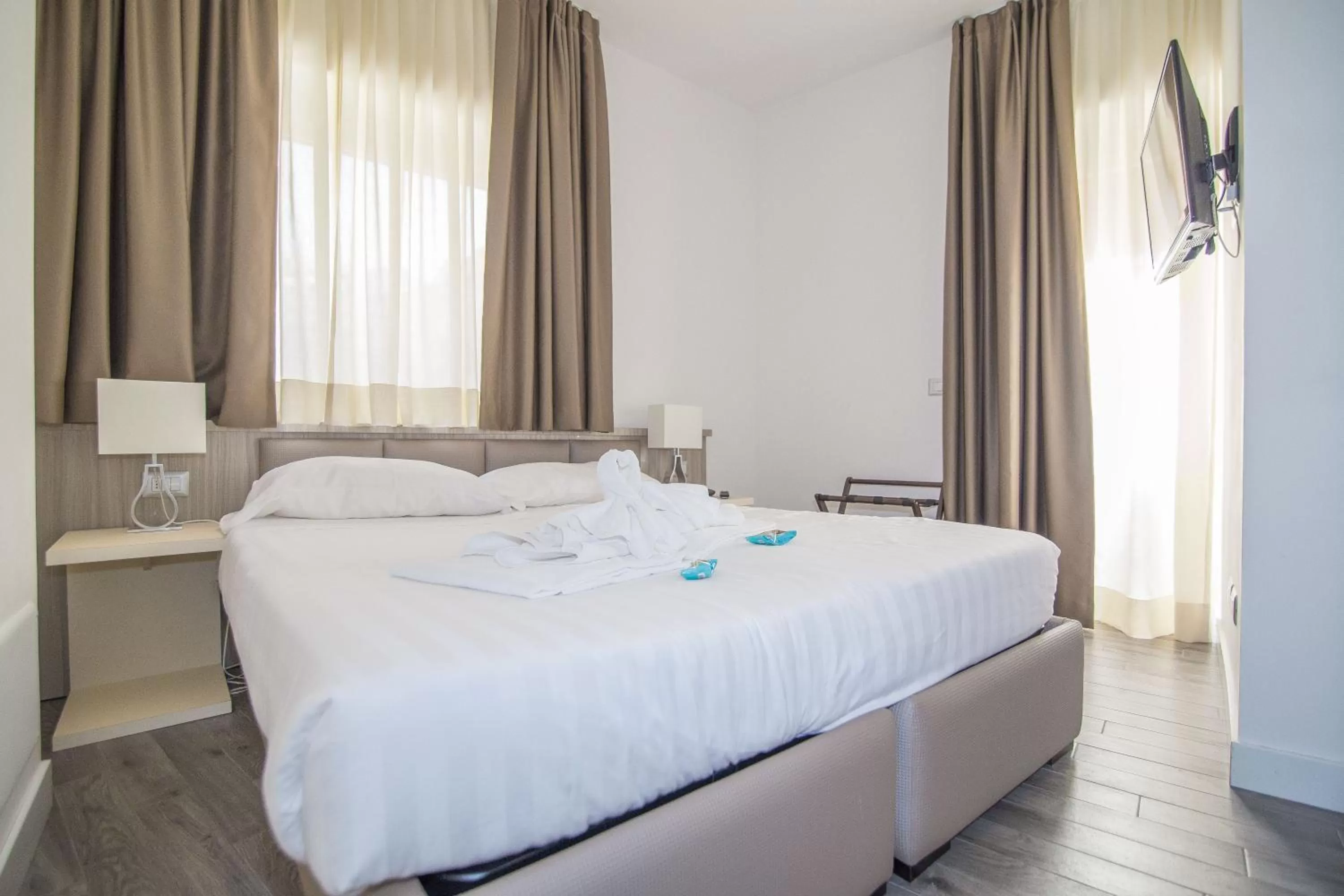 Photo of the whole room, Bed in Vatican Relais Rome Suite