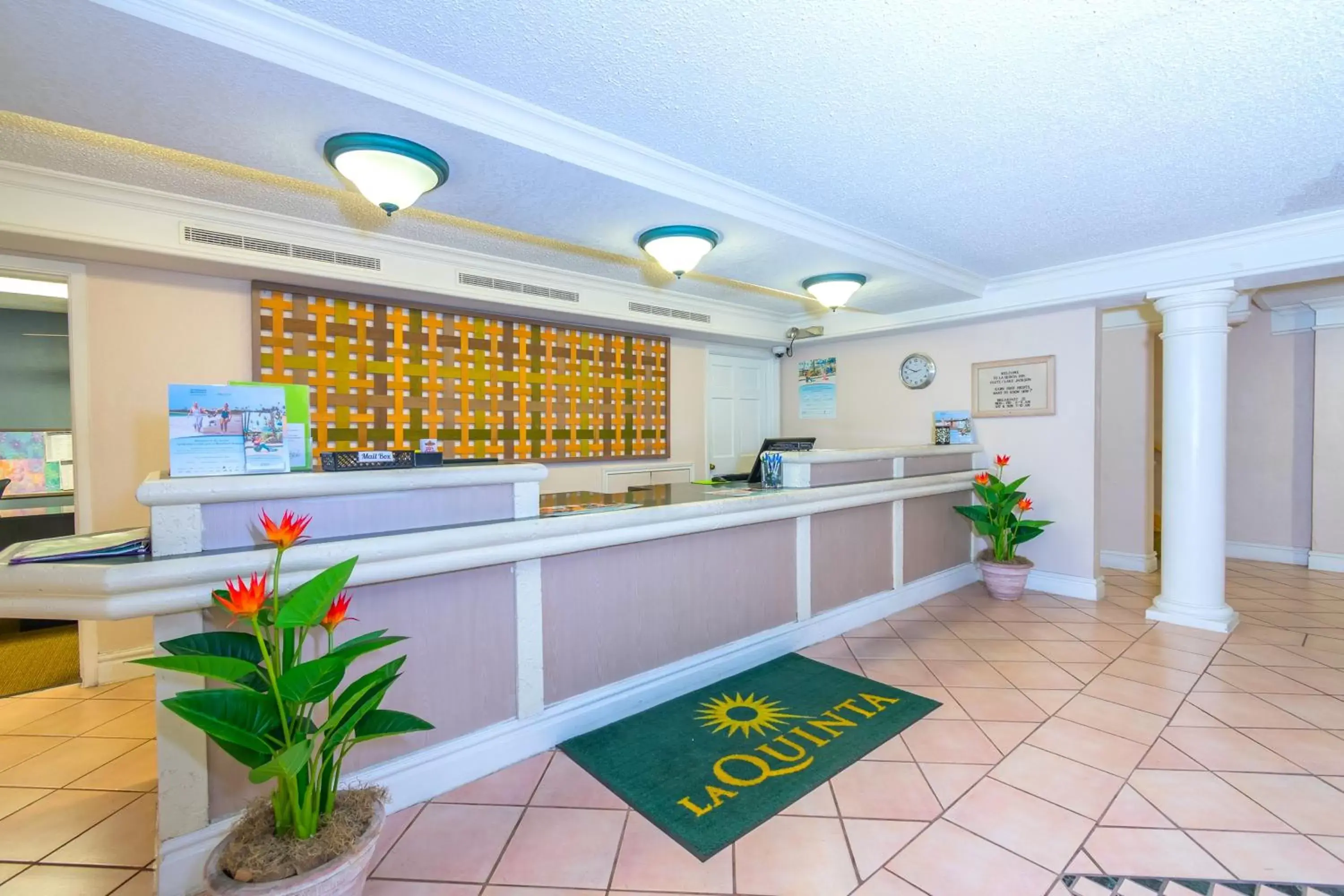 Lobby or reception, Lobby/Reception in La Quinta Inn by Wyndham Clute Lake Jackson