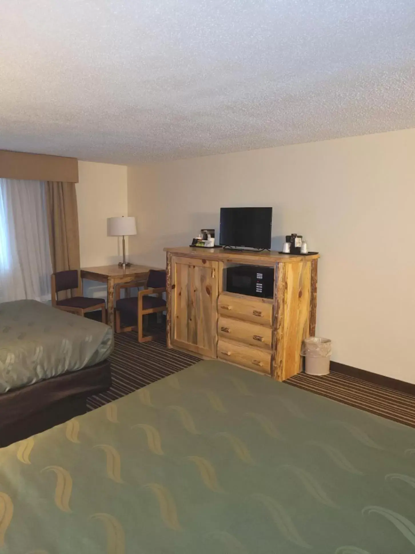 TV and multimedia, Bed in Ramada by Wyndham Butte