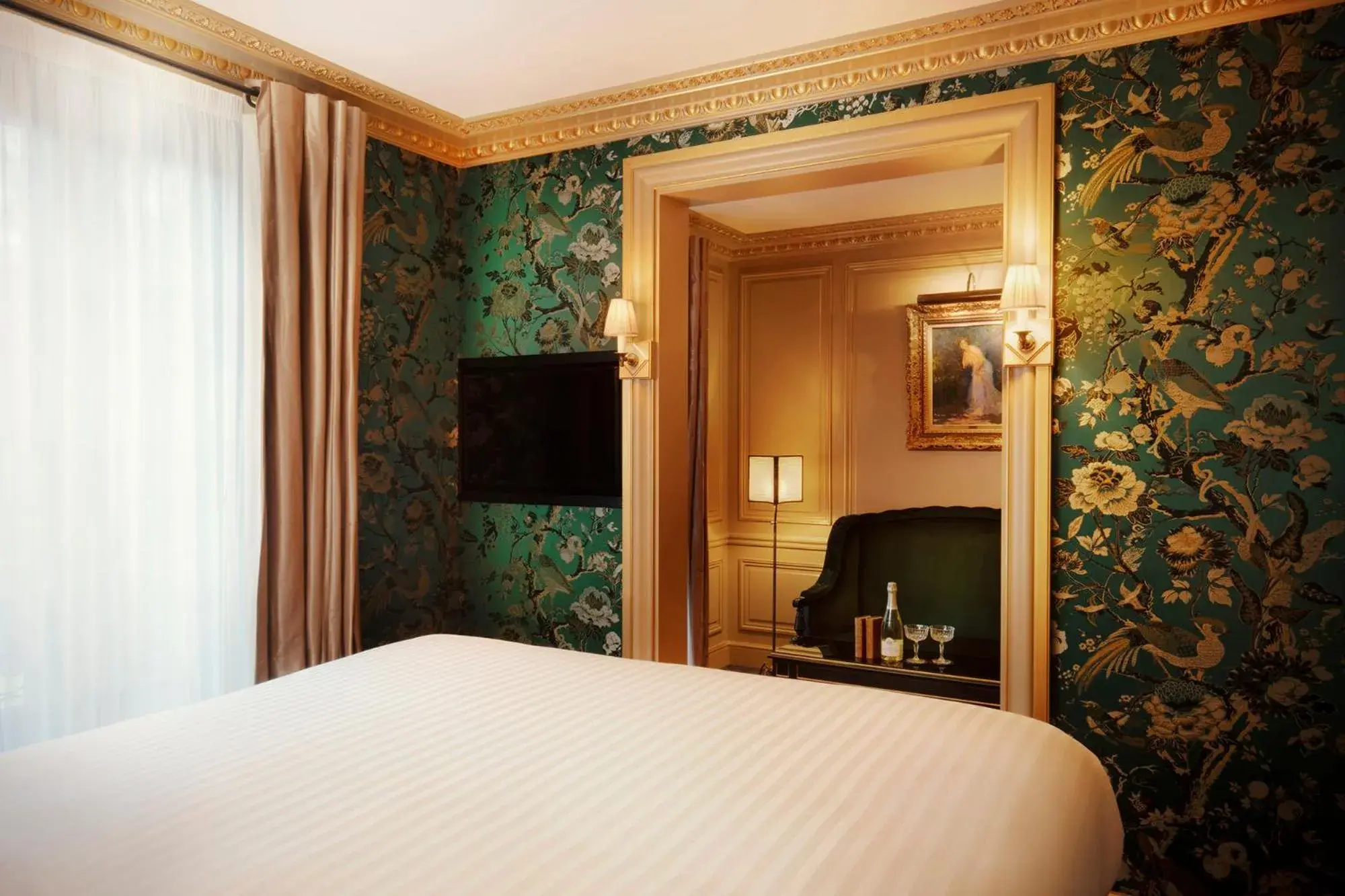 Photo of the whole room, Bed in Maison Proust, Hotel & Spa La Mer
