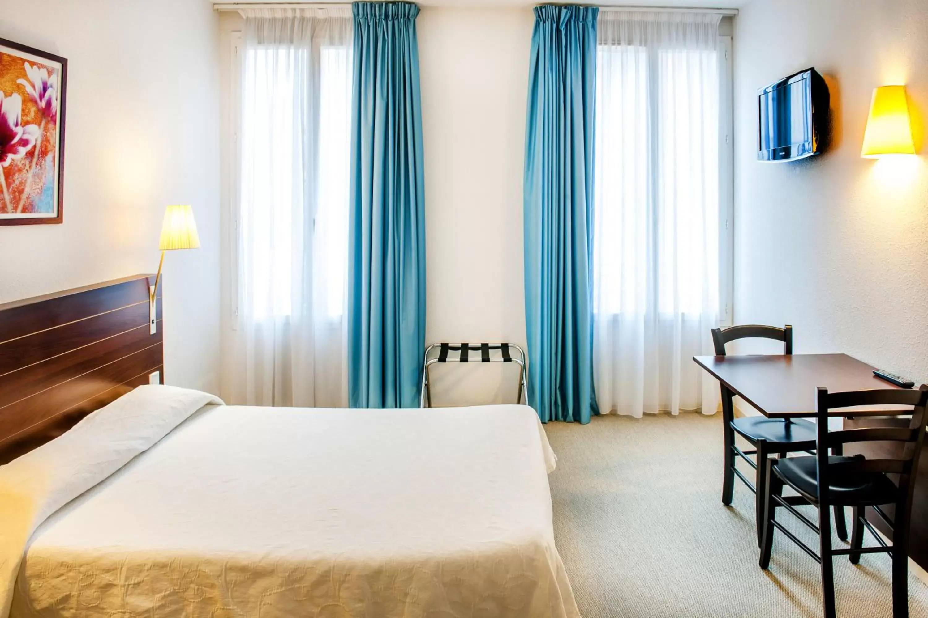Bedroom, Bed in Appart'hôtel Saint Jean