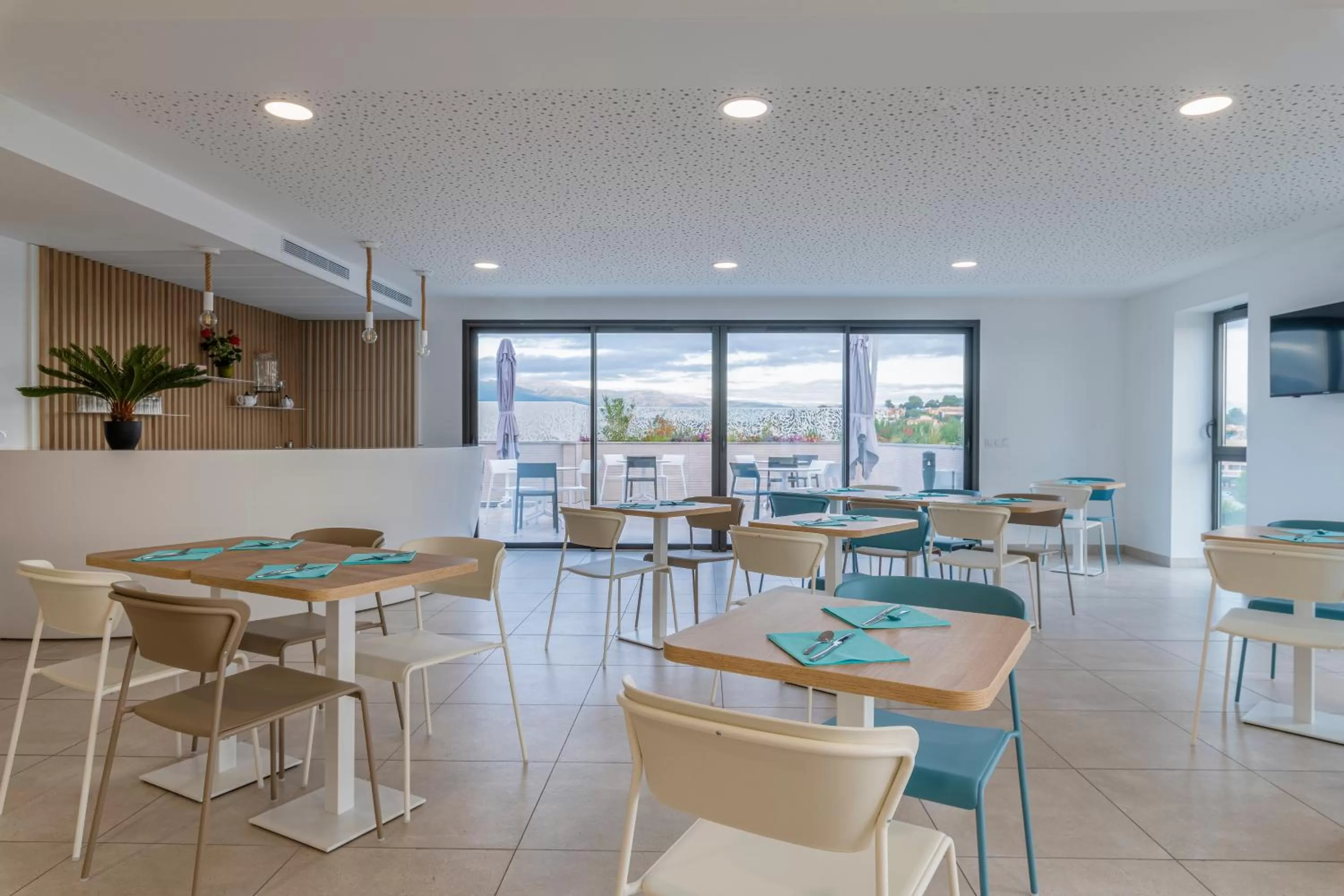 Food and drinks in Lagrange Apart'Hôtel Antibes Olympie