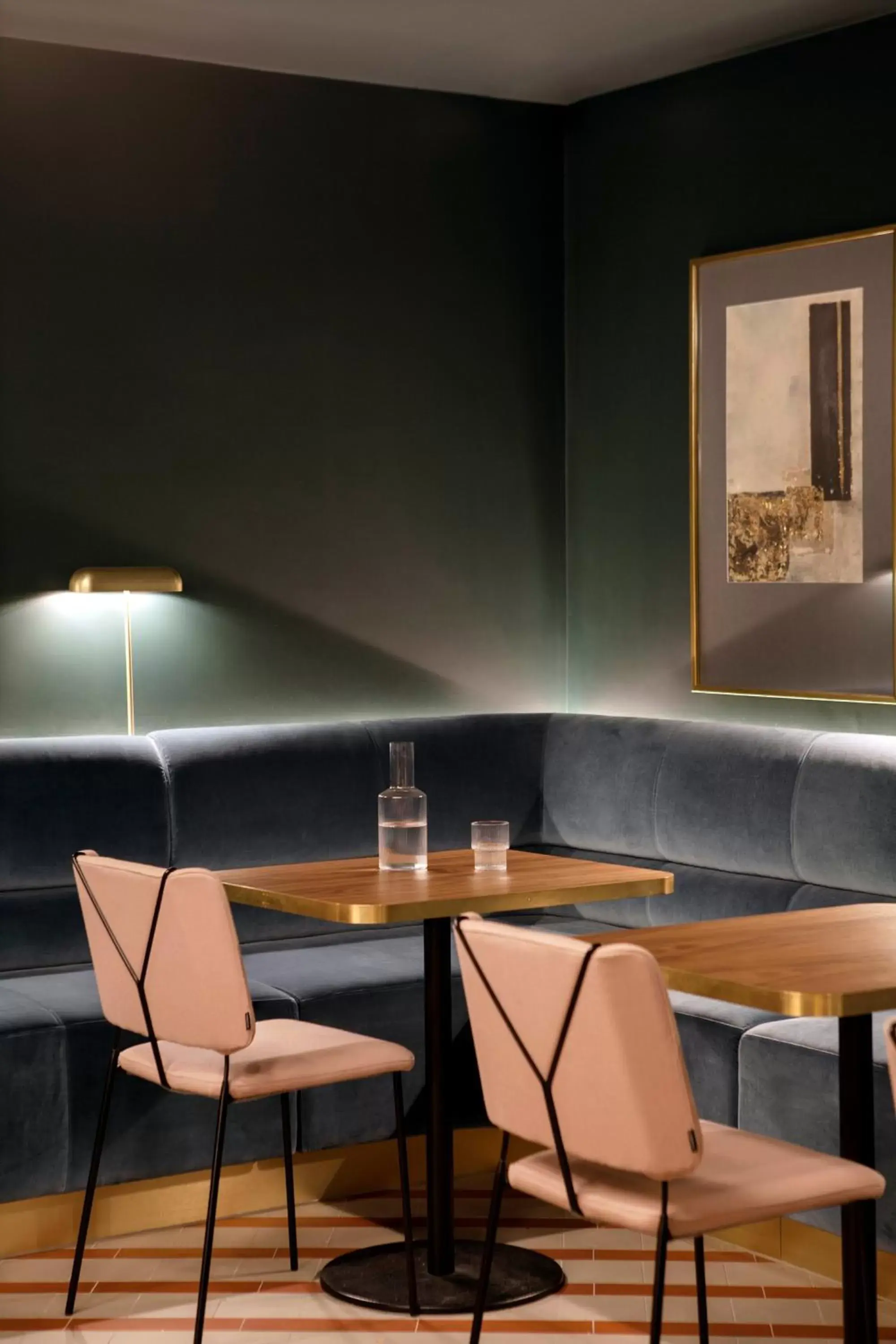 Restaurant/places to eat in The Alex Restaurant/places to eat in The Alex