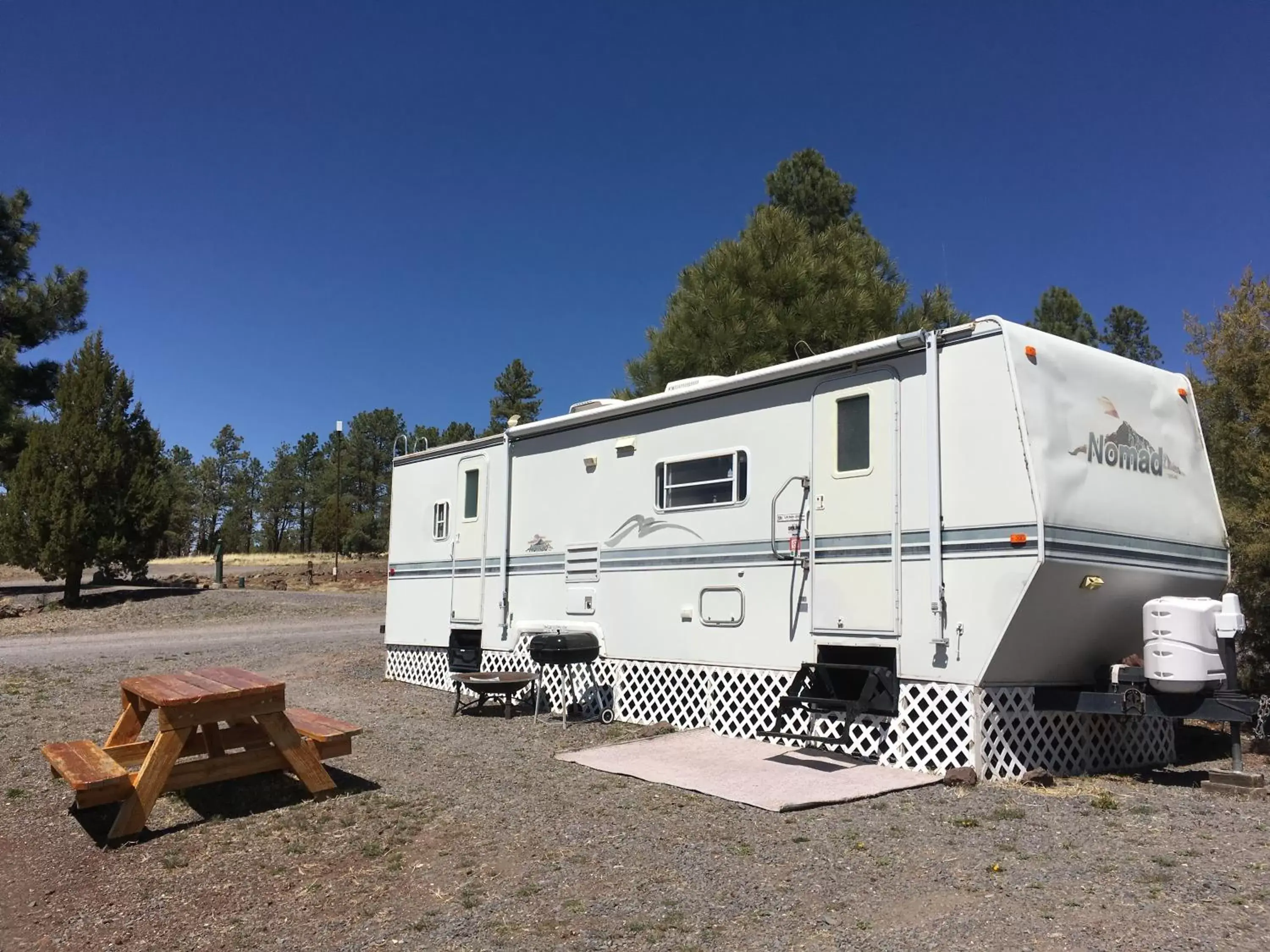 BBQ facilities, Property Building in The Canyon Motel & RV Park