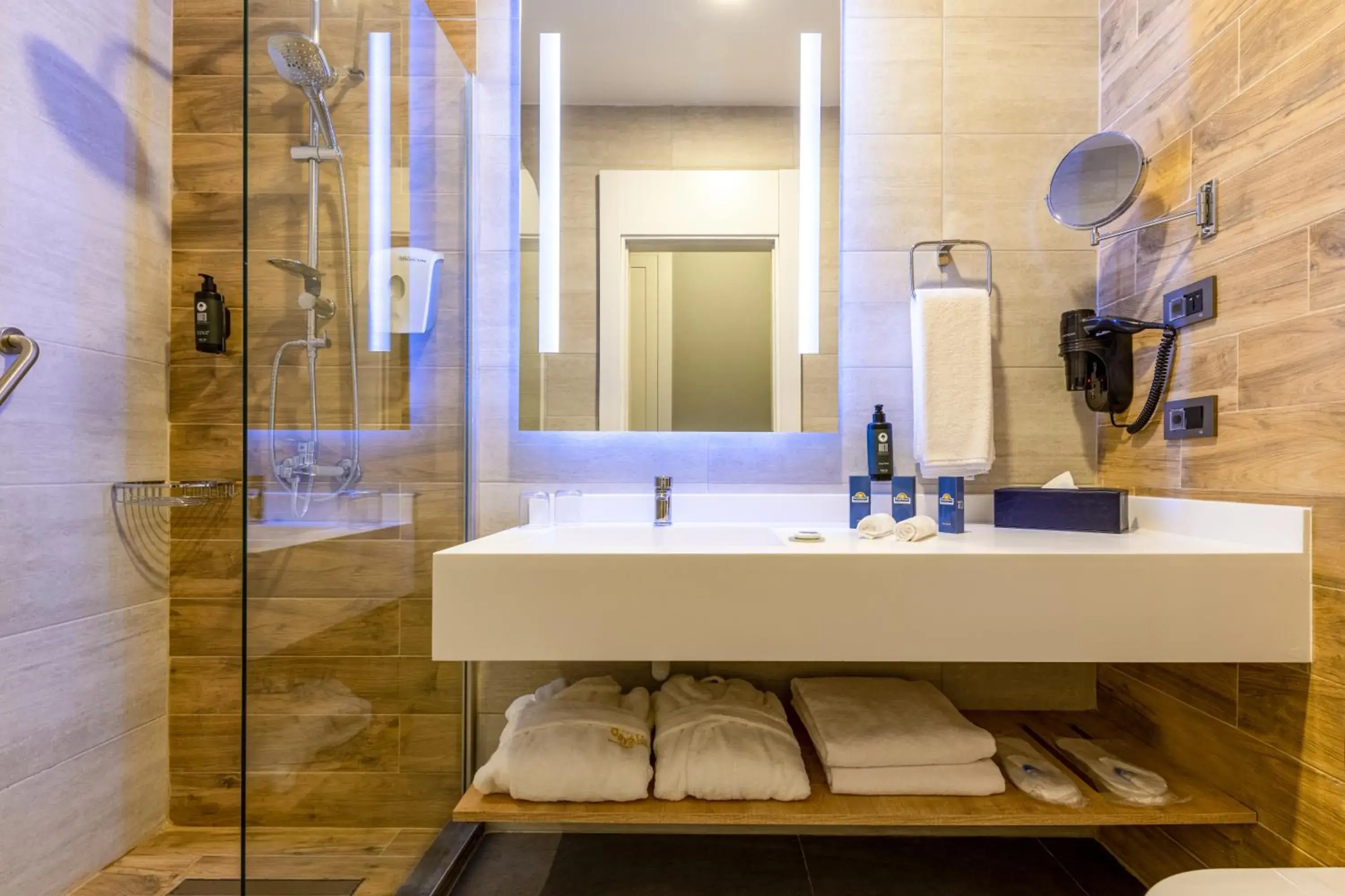 Shower, Bathroom in Days Hotel by Wyndham Istanbul Esenyurt