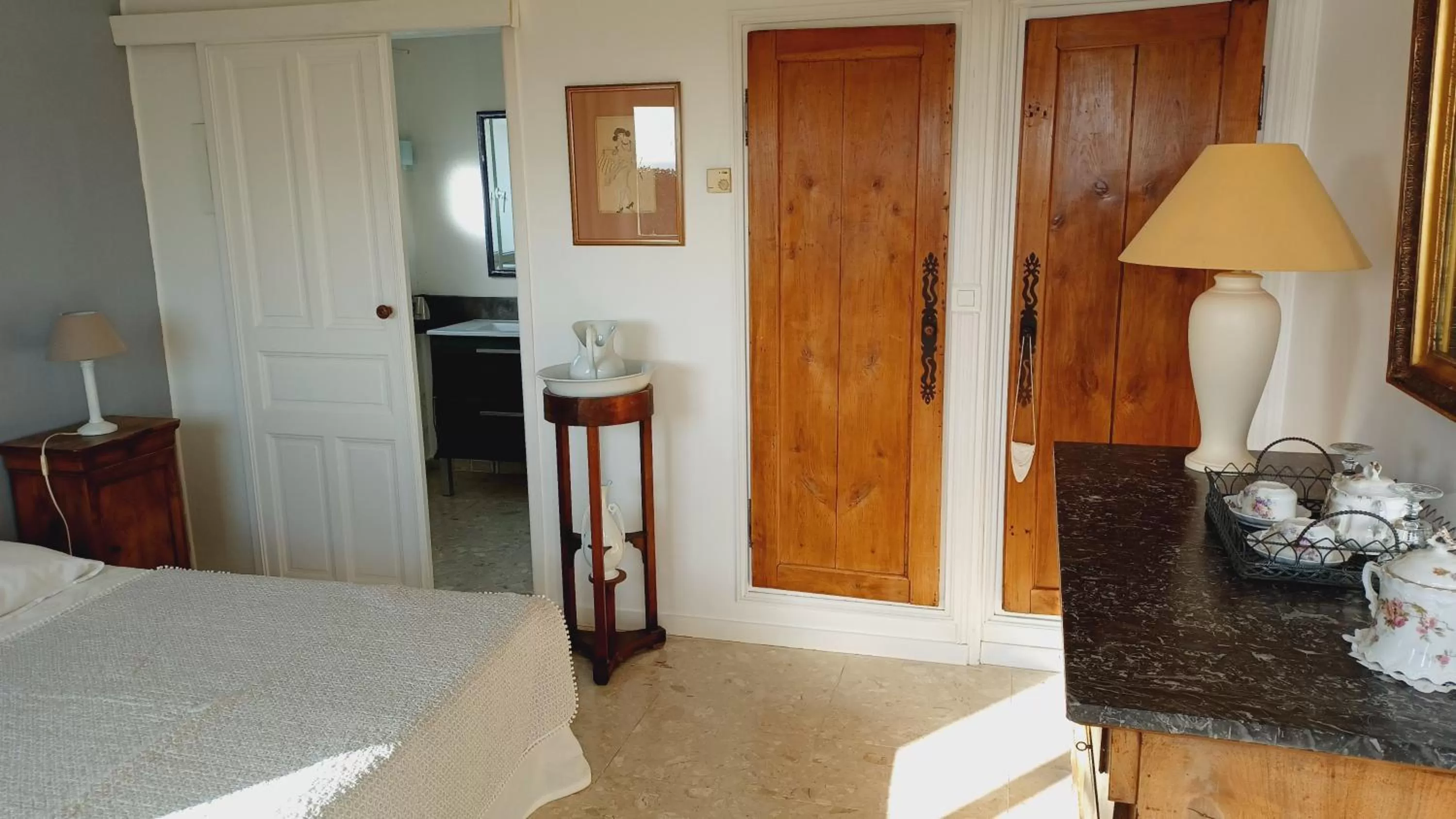 Bed in La Criste Marine