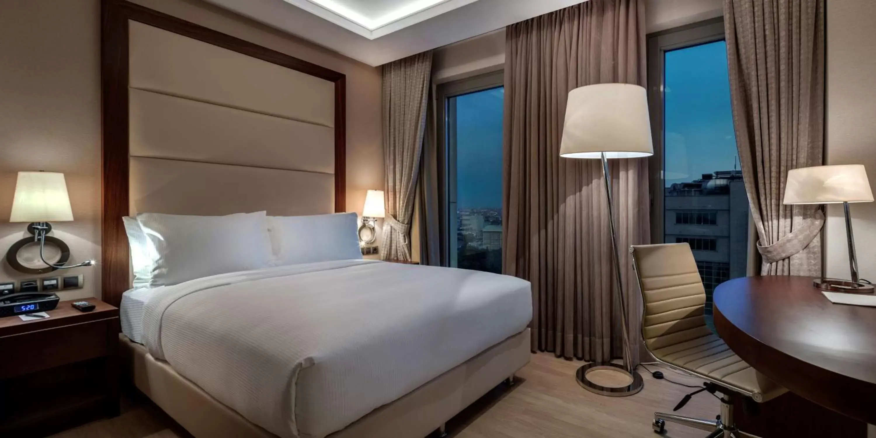 Bed in Doubletree By Hilton Istanbul Topkapi