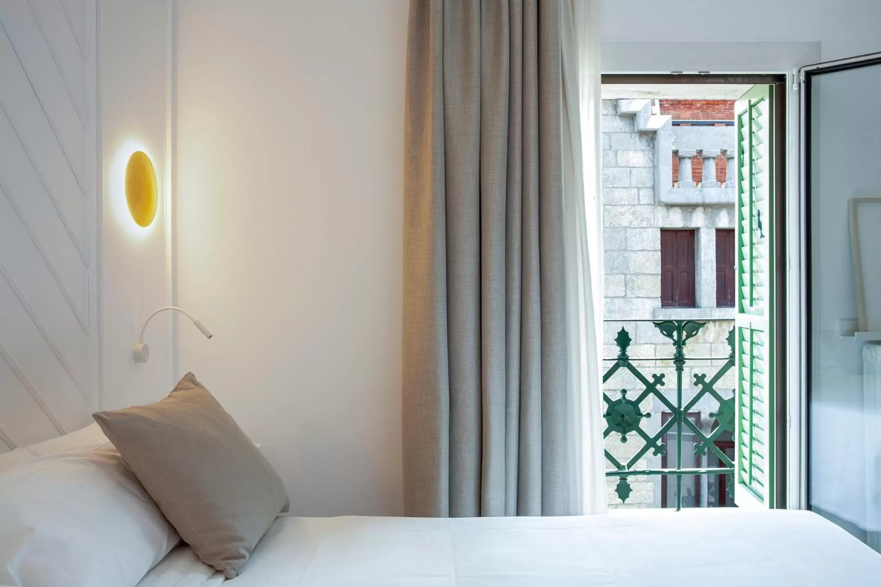 Bedroom, Bed in Gaudi Hotel