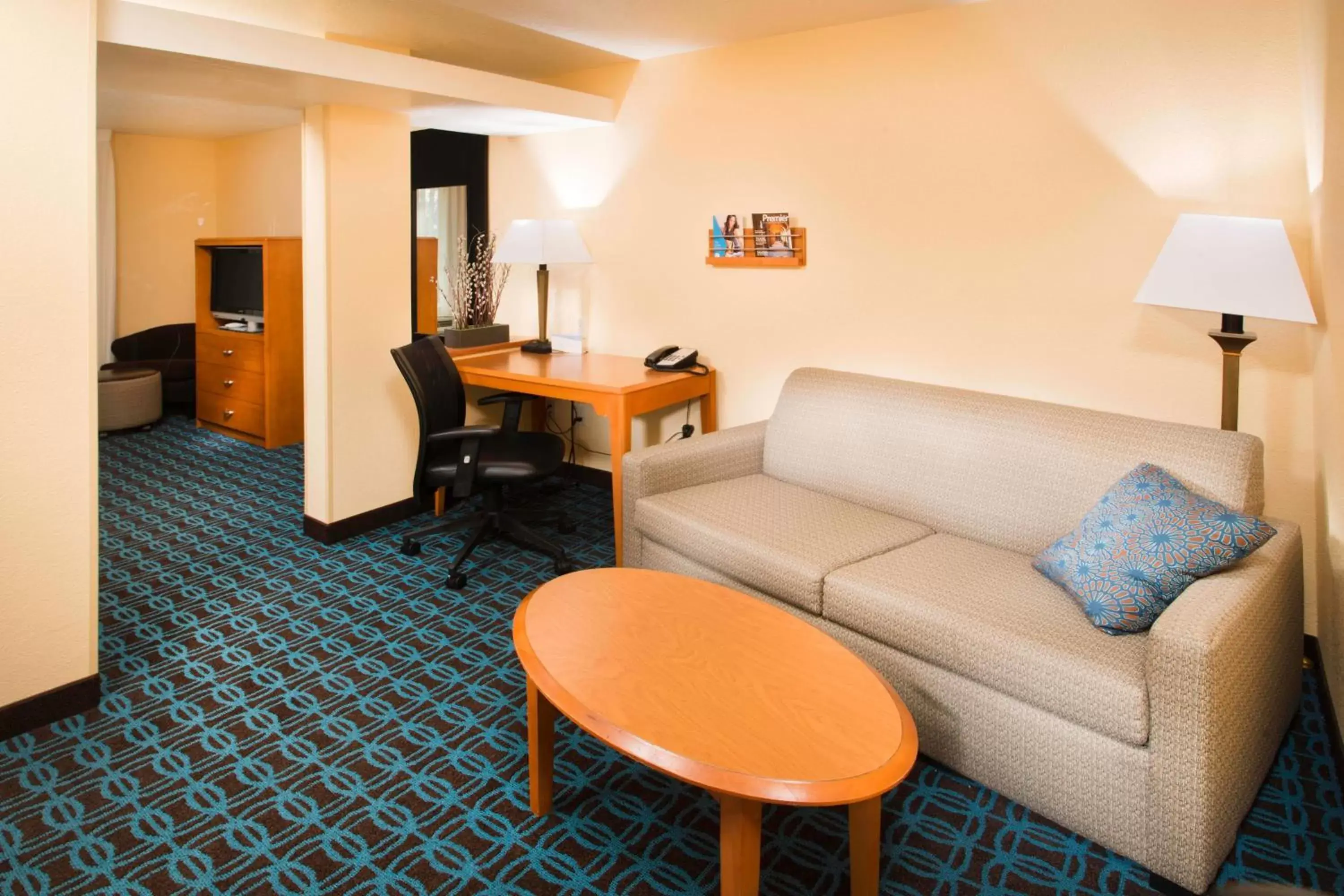 Photo of the whole room, Seating Area in Fairfield Inn & Suites Burley