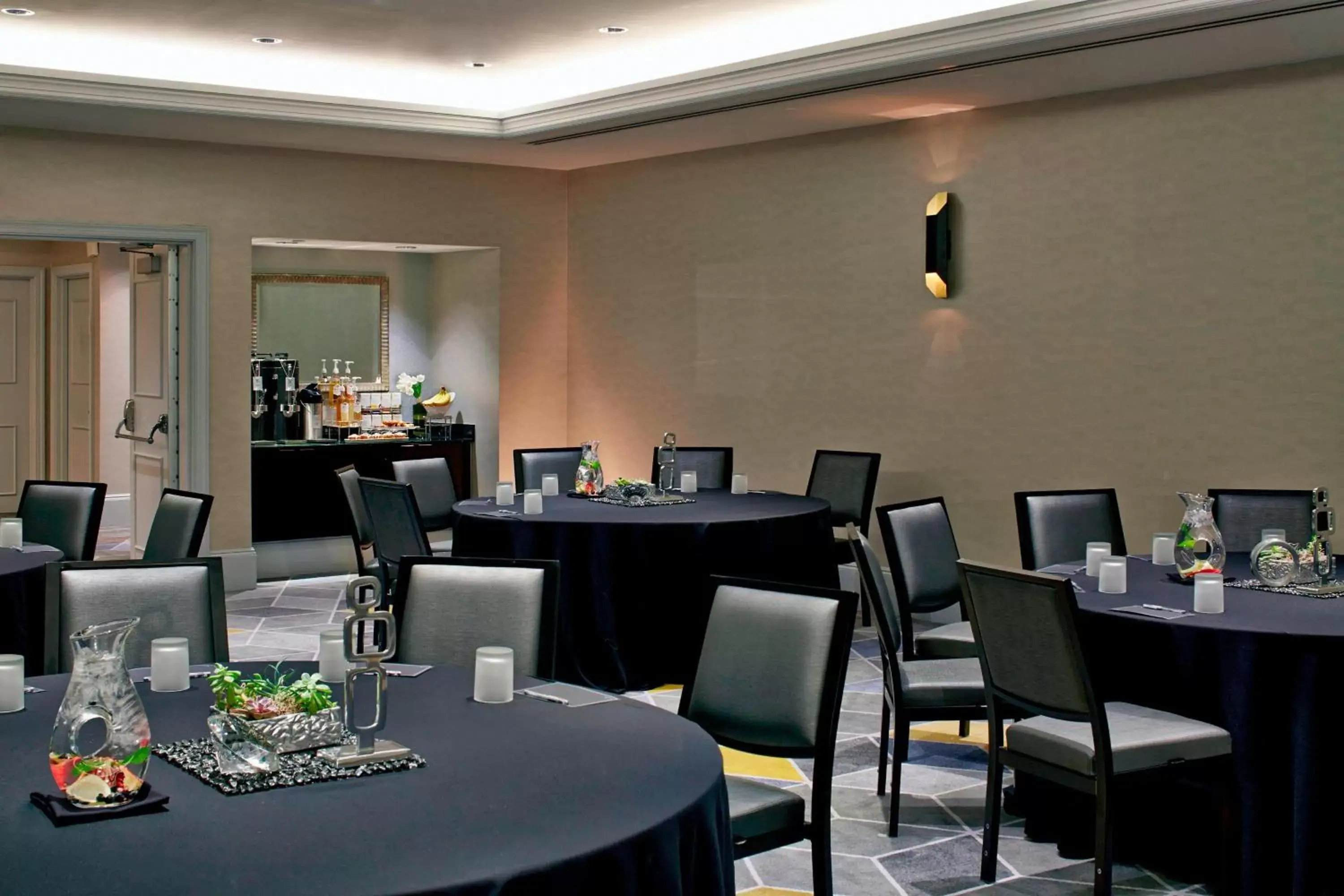 Meeting/conference room, Restaurant/Places to Eat in Renaissance Providence Downtown Hotel