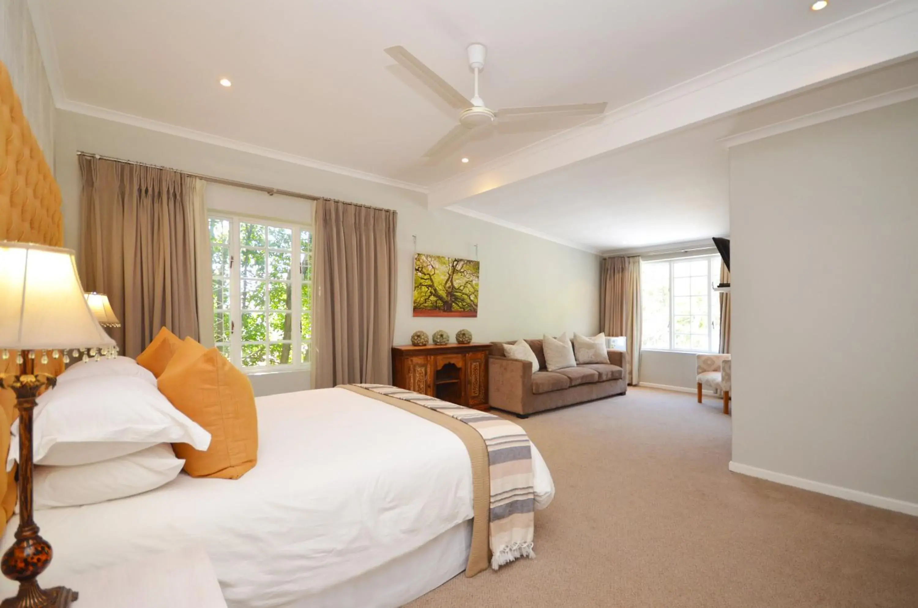 Bedroom in Lodge on Main Guest House and Conference Centre