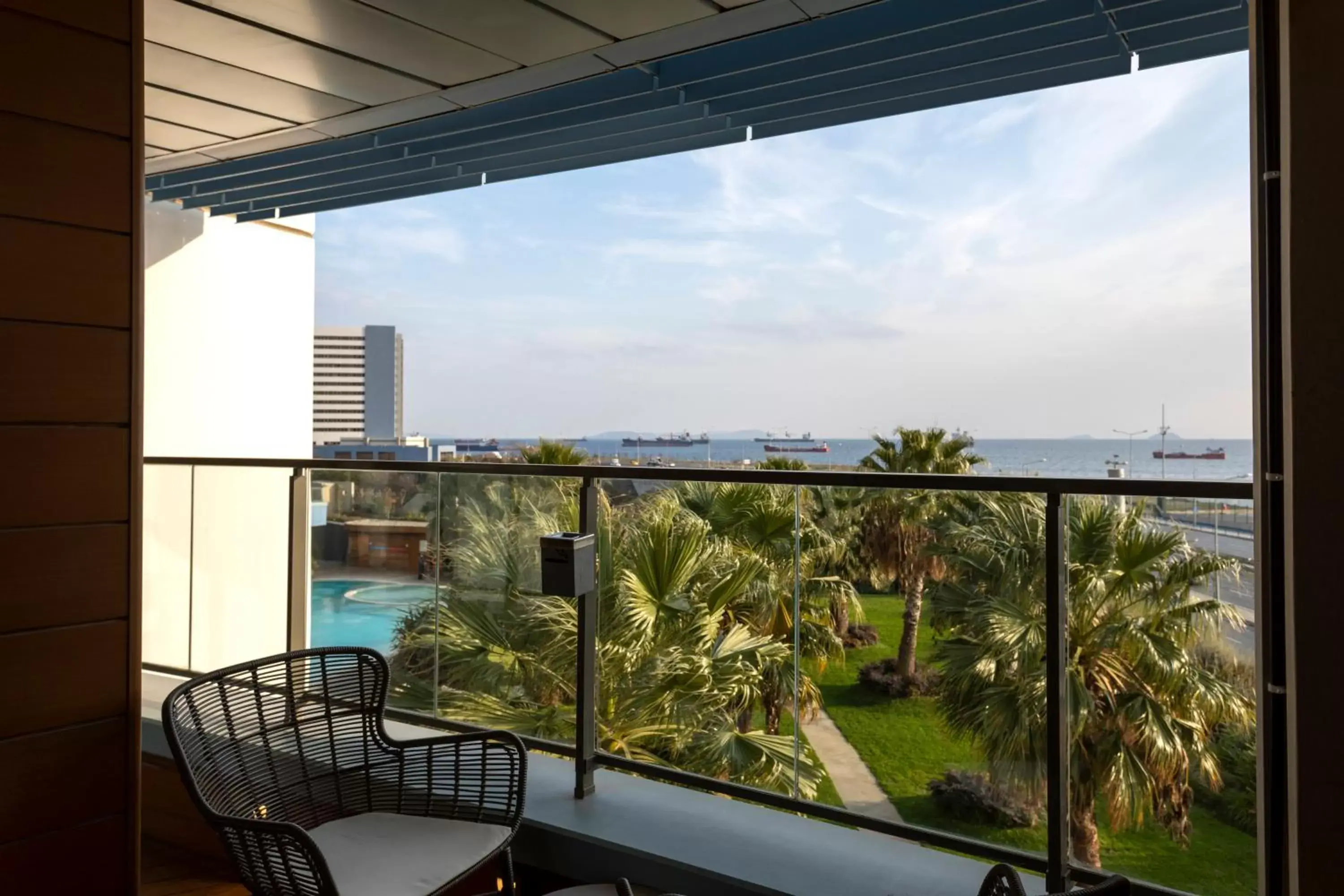 Pool view, Balcony/Terrace in Radisson Blu Hotel Istanbul Ottomare