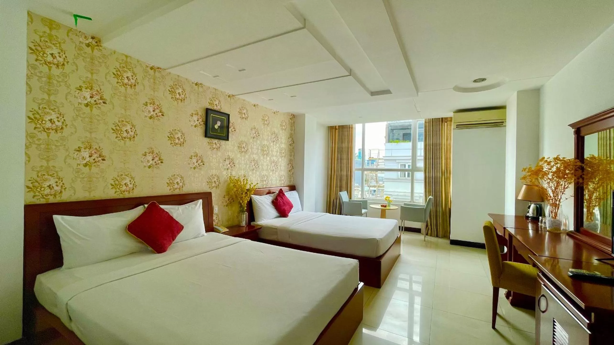 Photo of the whole room, Bed in Gold hotel, Saigon