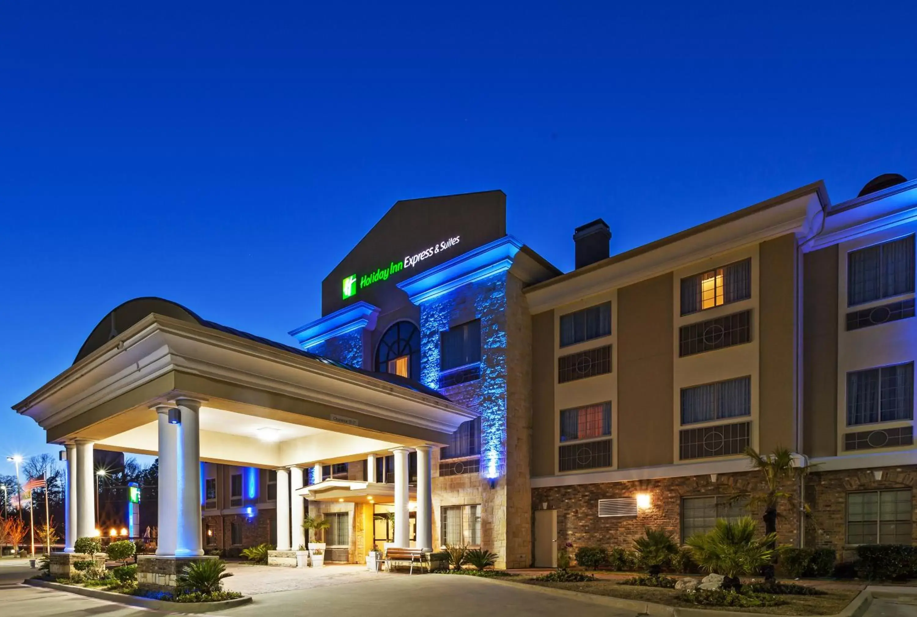 Property Building in Holiday Inn Express Hotel & Suites Henderson - Traffic Star, an IHG Hotel