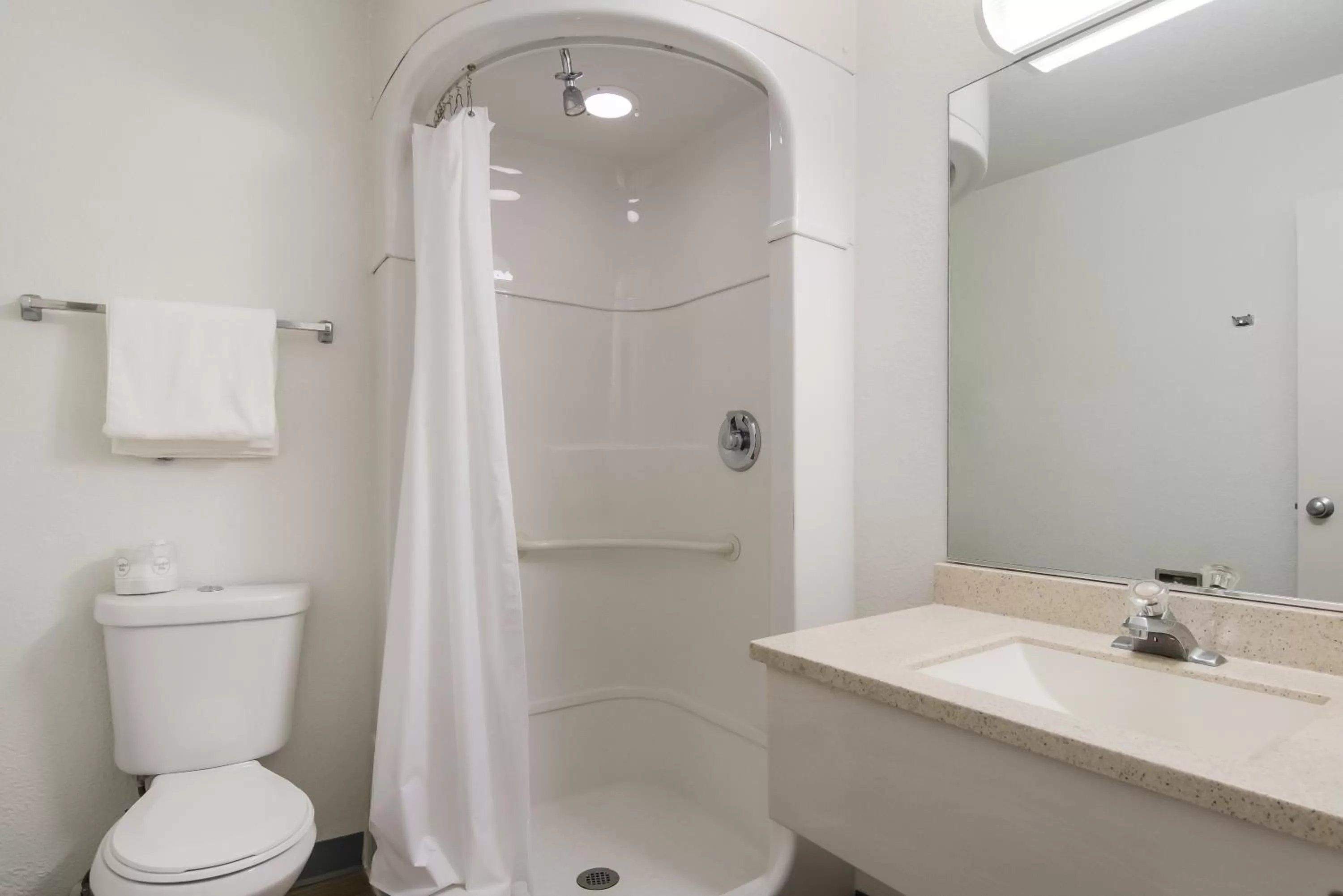 Bathroom in Rodeway Inn Greeley