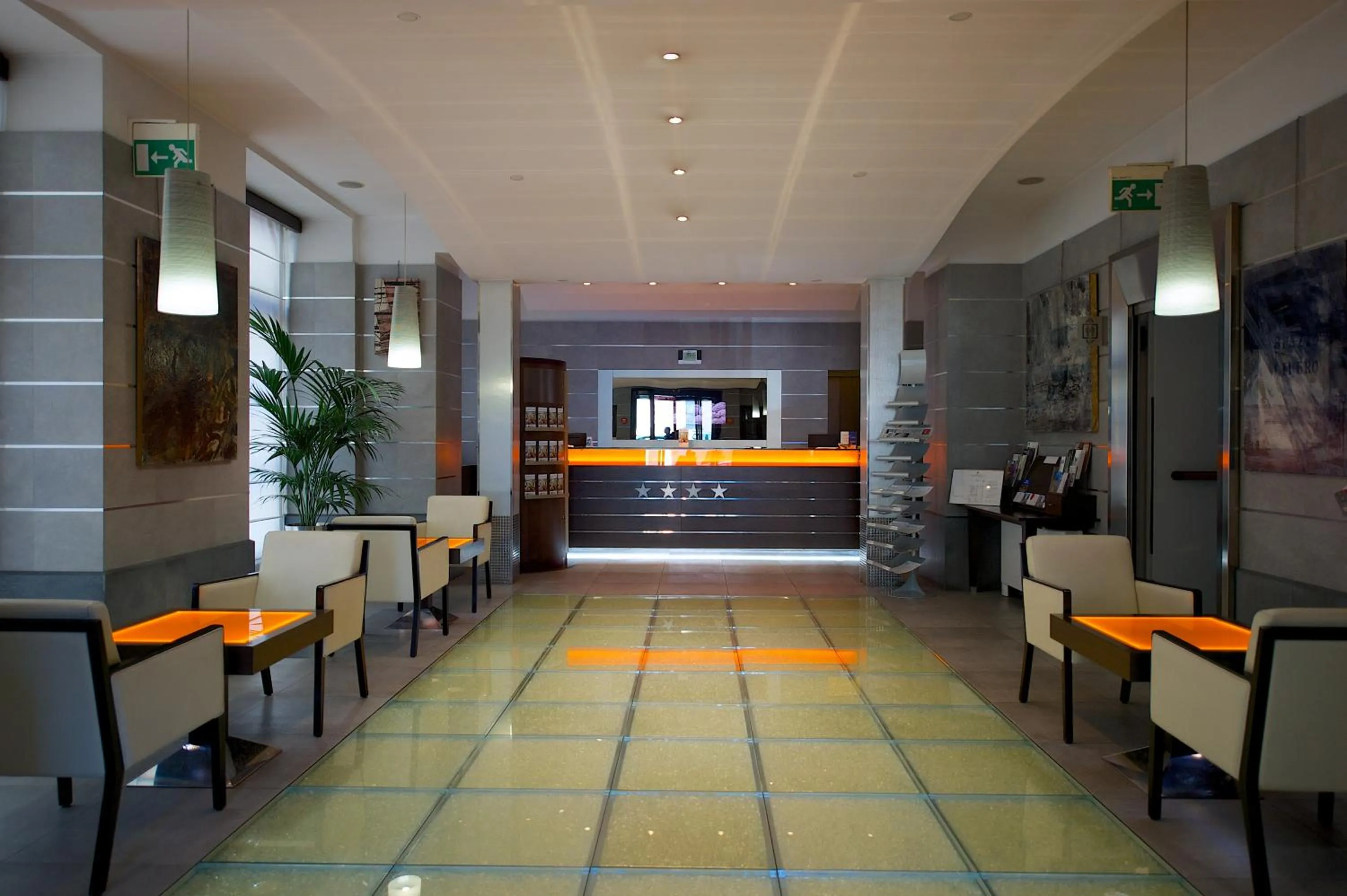 Lobby or reception in Best Western Crystal Palace Hotel