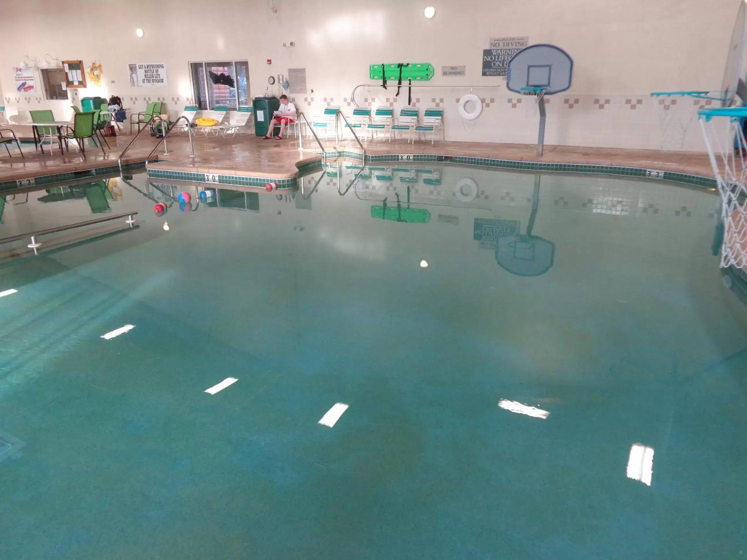 Swimming Pool in Country Inn & Suites by Radisson, Prairie du Chien, WI