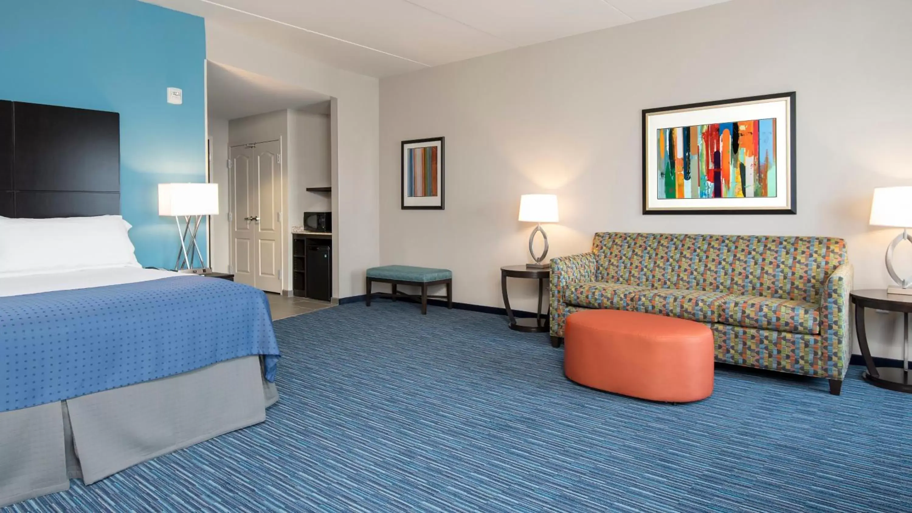 Photo of the whole room in Holiday Inn Indianapolis Airport, an IHG Hotel