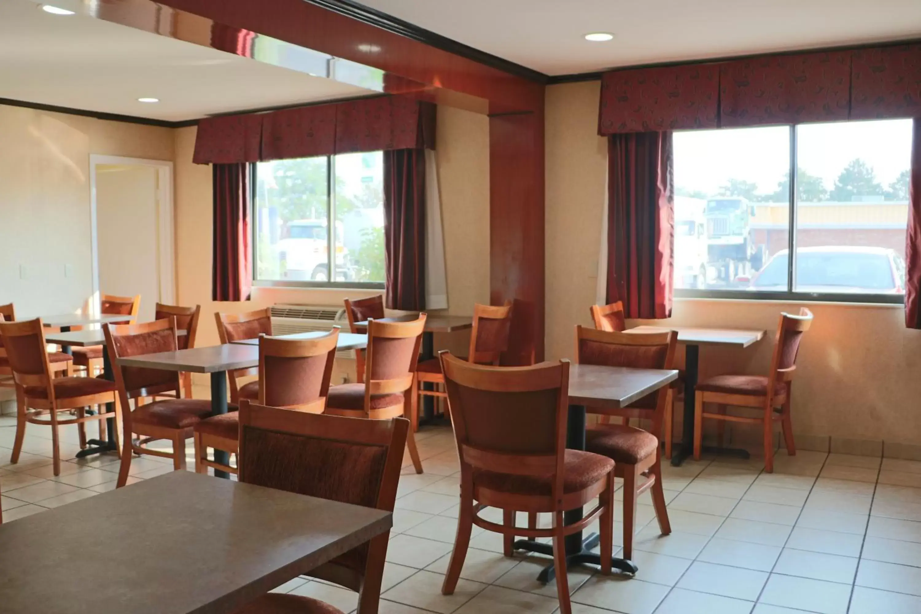 Breakfast, Restaurant/Places to Eat in Baymont by Wyndham Perrysburg-Toledo