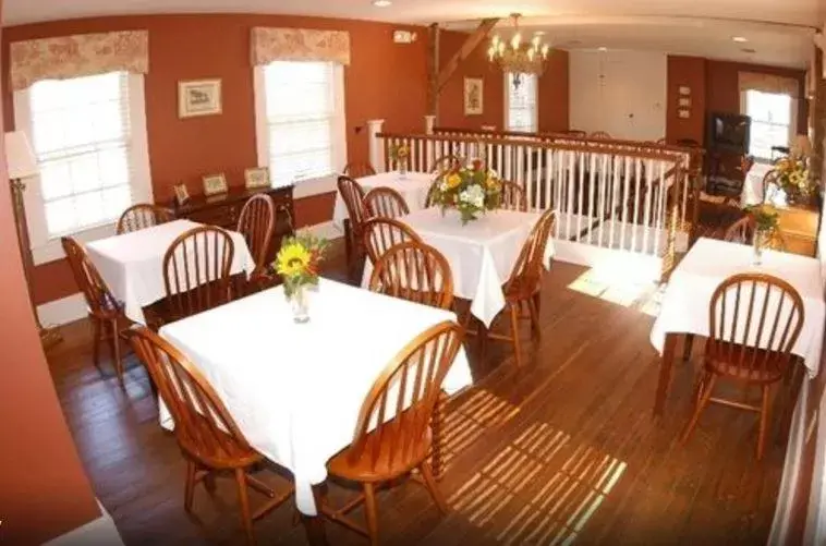 Business facilities, Restaurant/Places to Eat in Kirkwood Inn