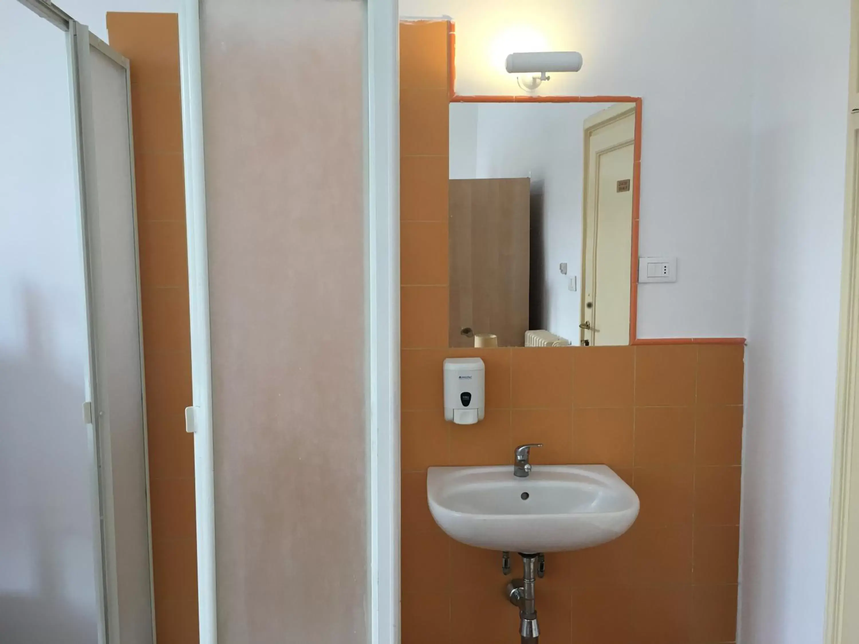 Bathroom in Hotel Paola