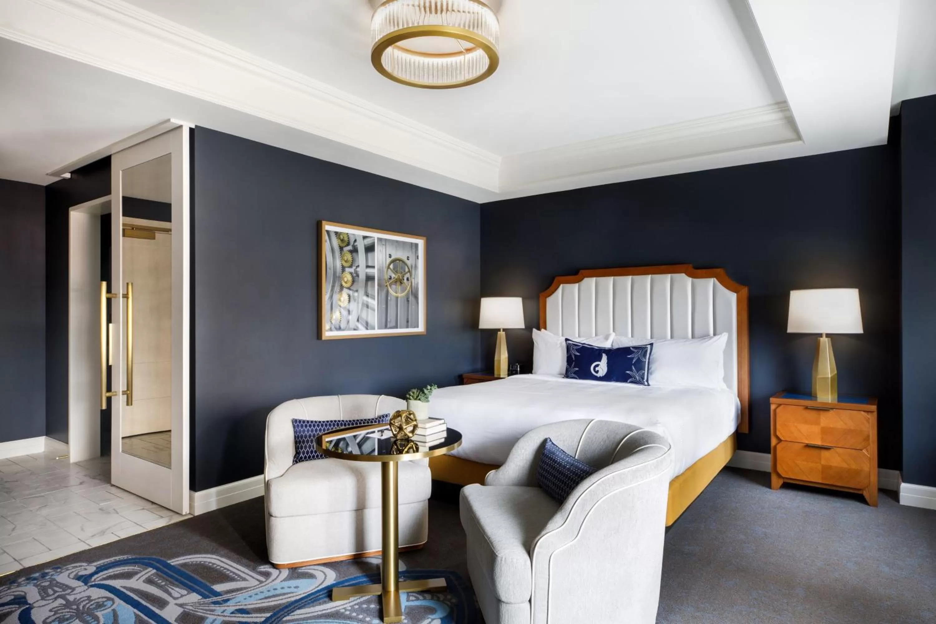 Bathroom, Bed in The National, Autograph Collection