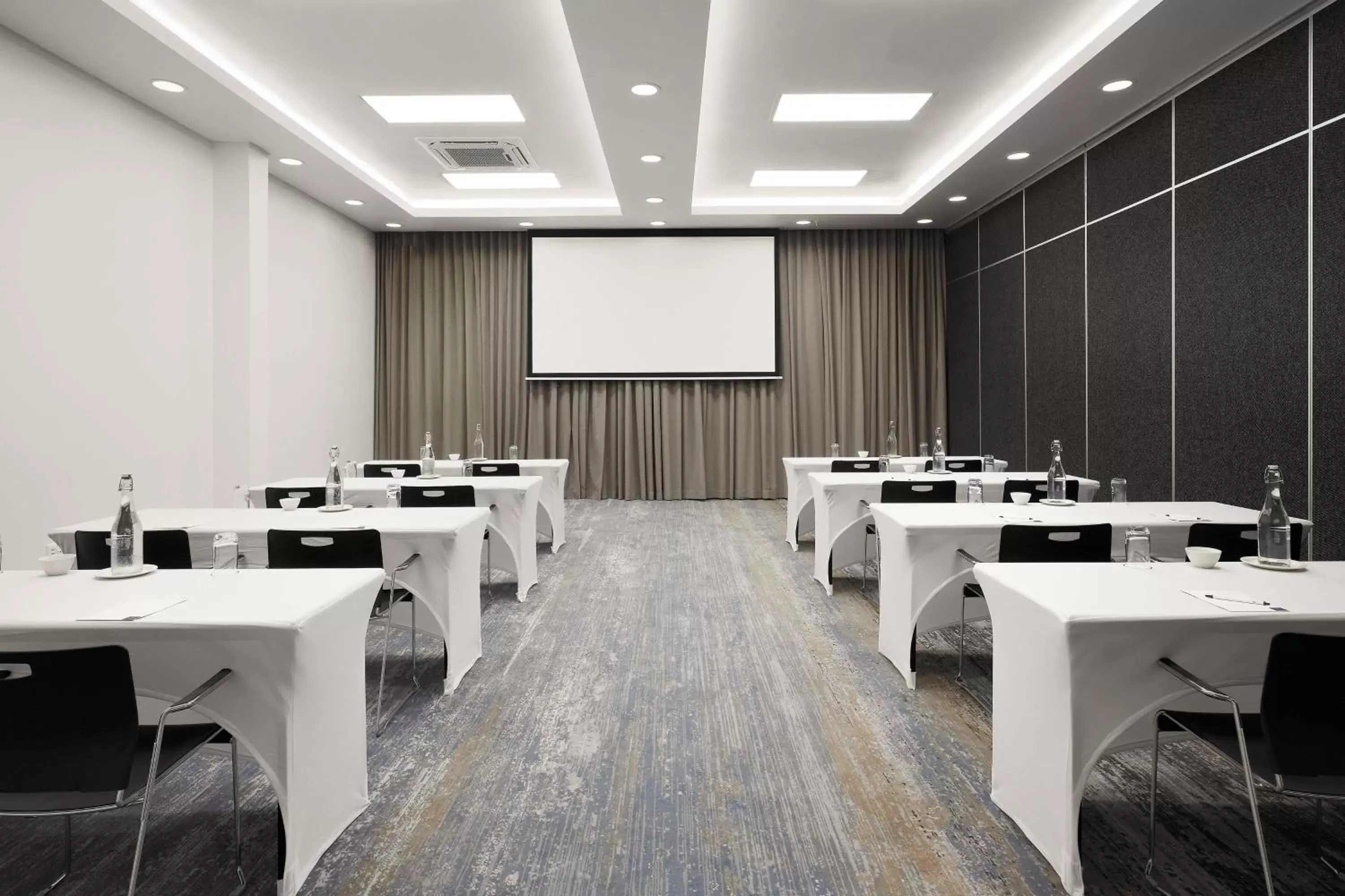 Meeting/conference room in Protea Hotel by Marriott Durban Umhlanga