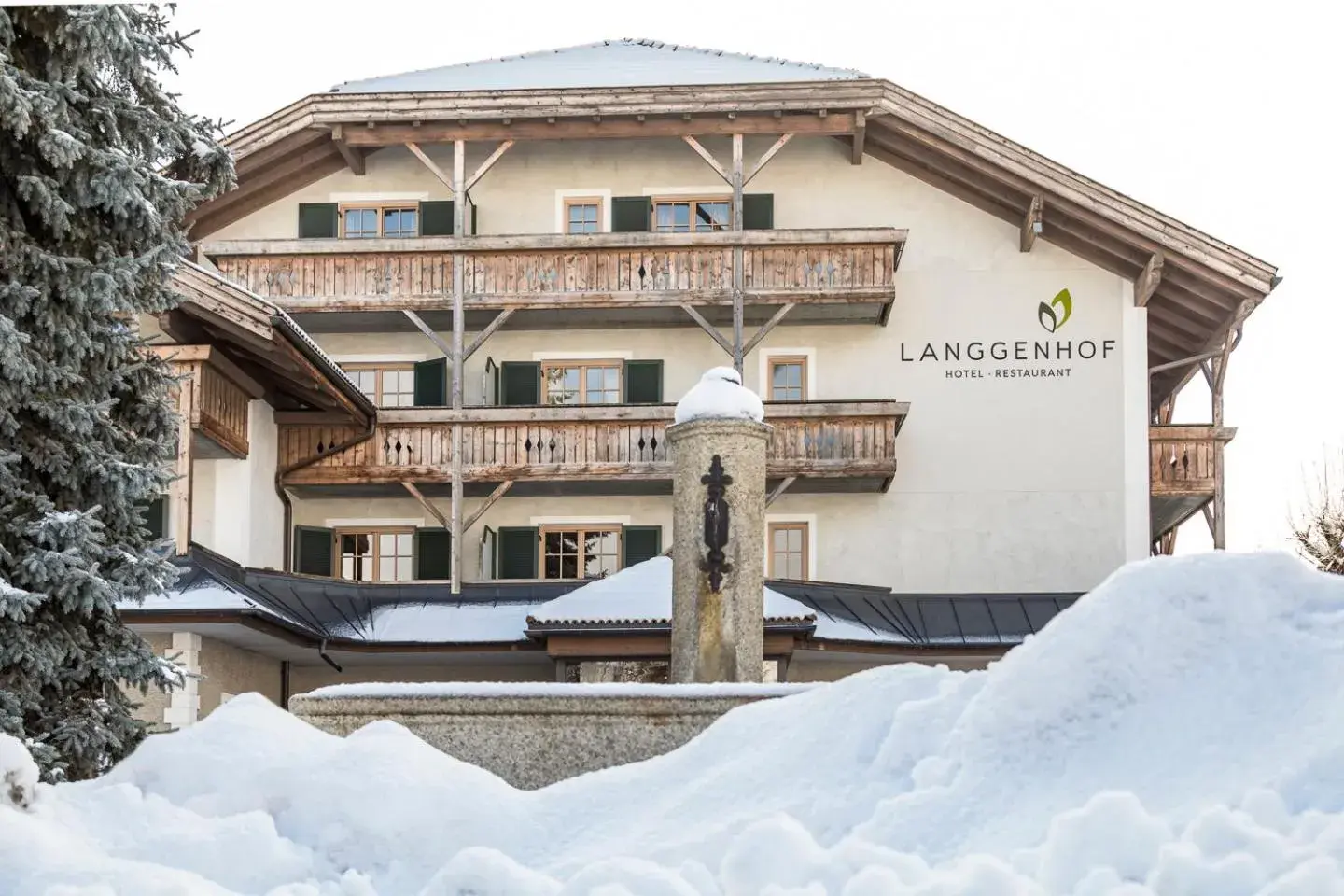 Facade/entrance, Winter in Hotel Restaurant Langgenhof