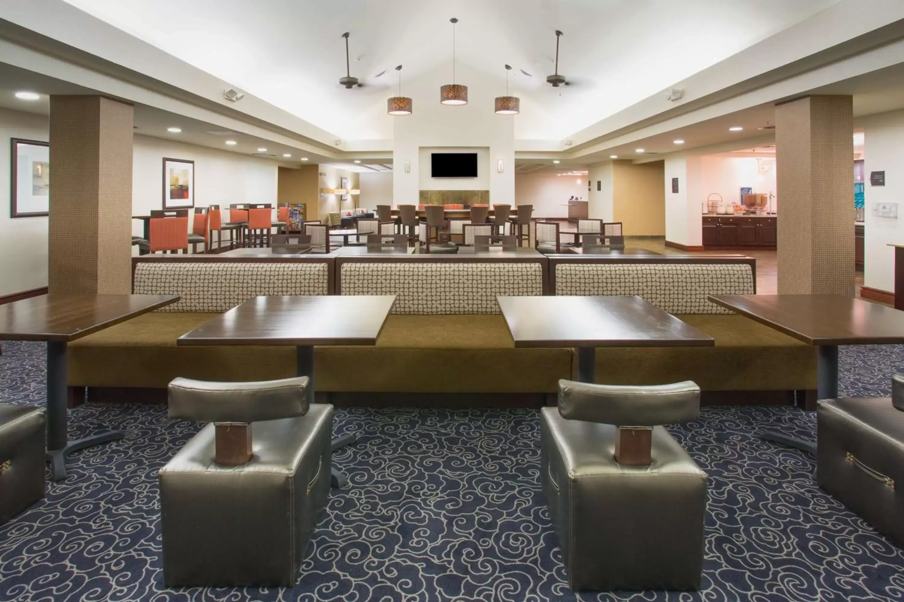 Dining area in Homewood Suites by Hilton Phoenix-Avondale