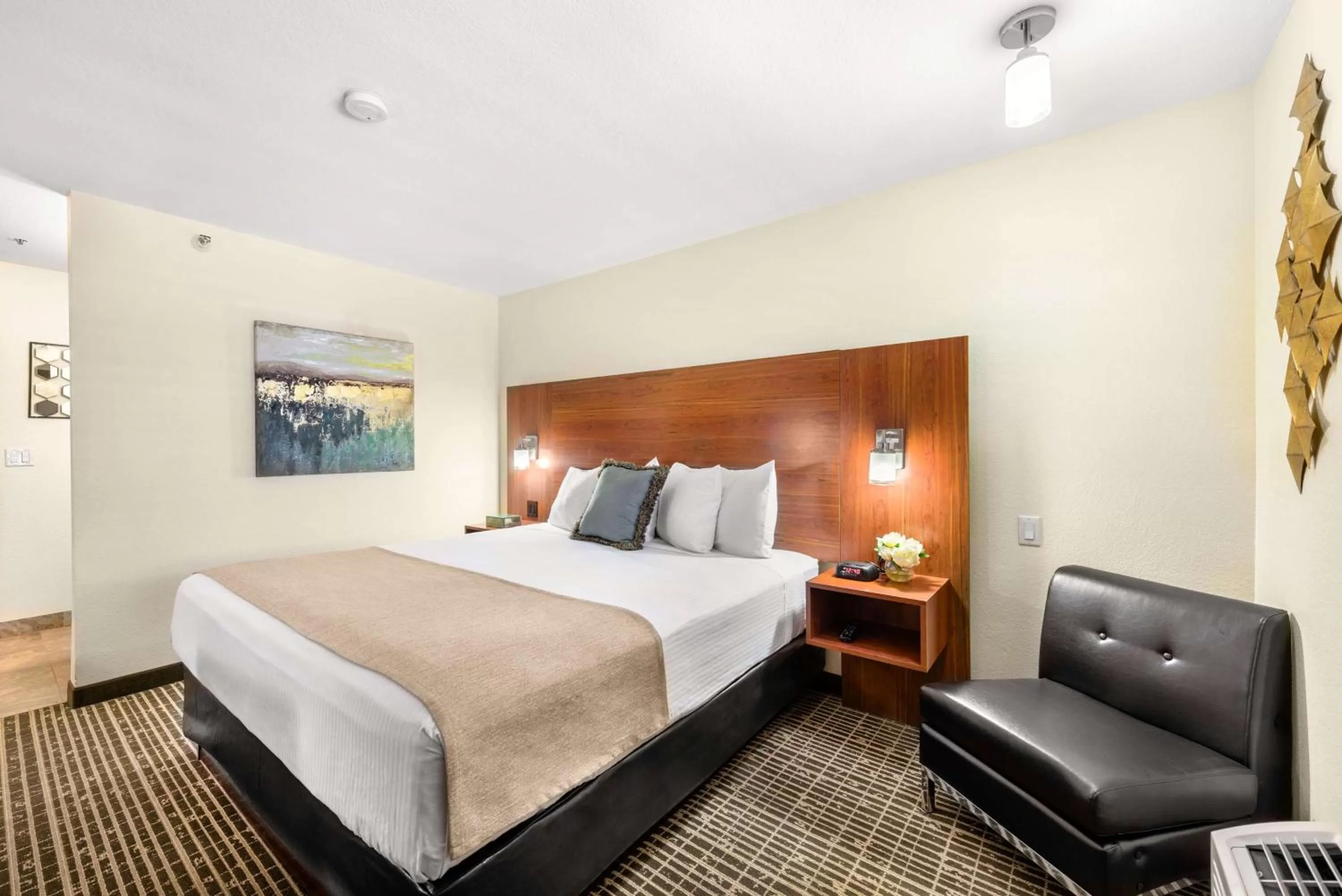 Bedroom, Bed in Ellis Island Hotel Casino & Brewery