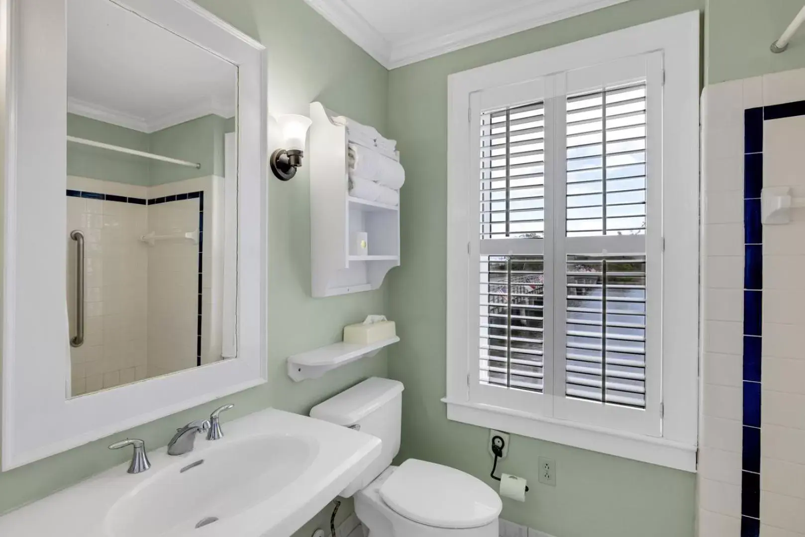 Property building, Bathroom in The Tranquil House Inn