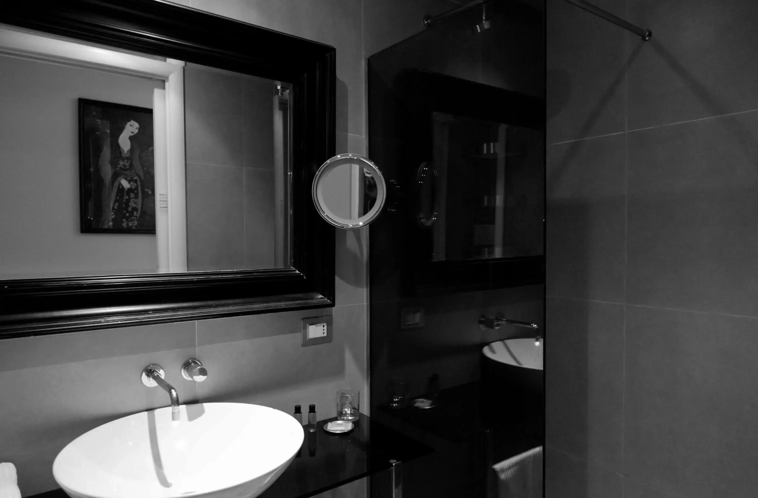 Bathroom in Hotel Valeri