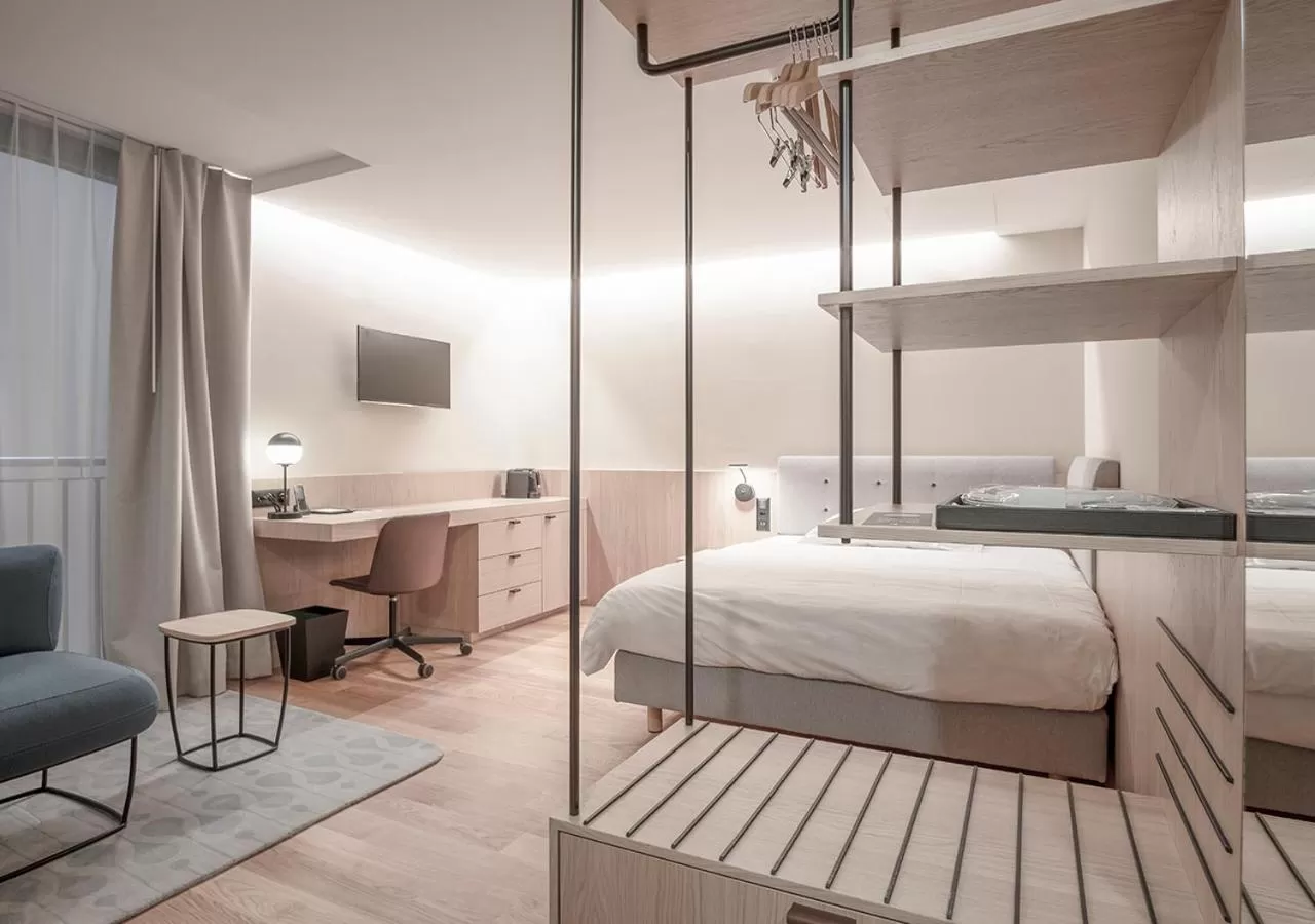 Bedroom, Bed in Swissôtel Kursaal Bern