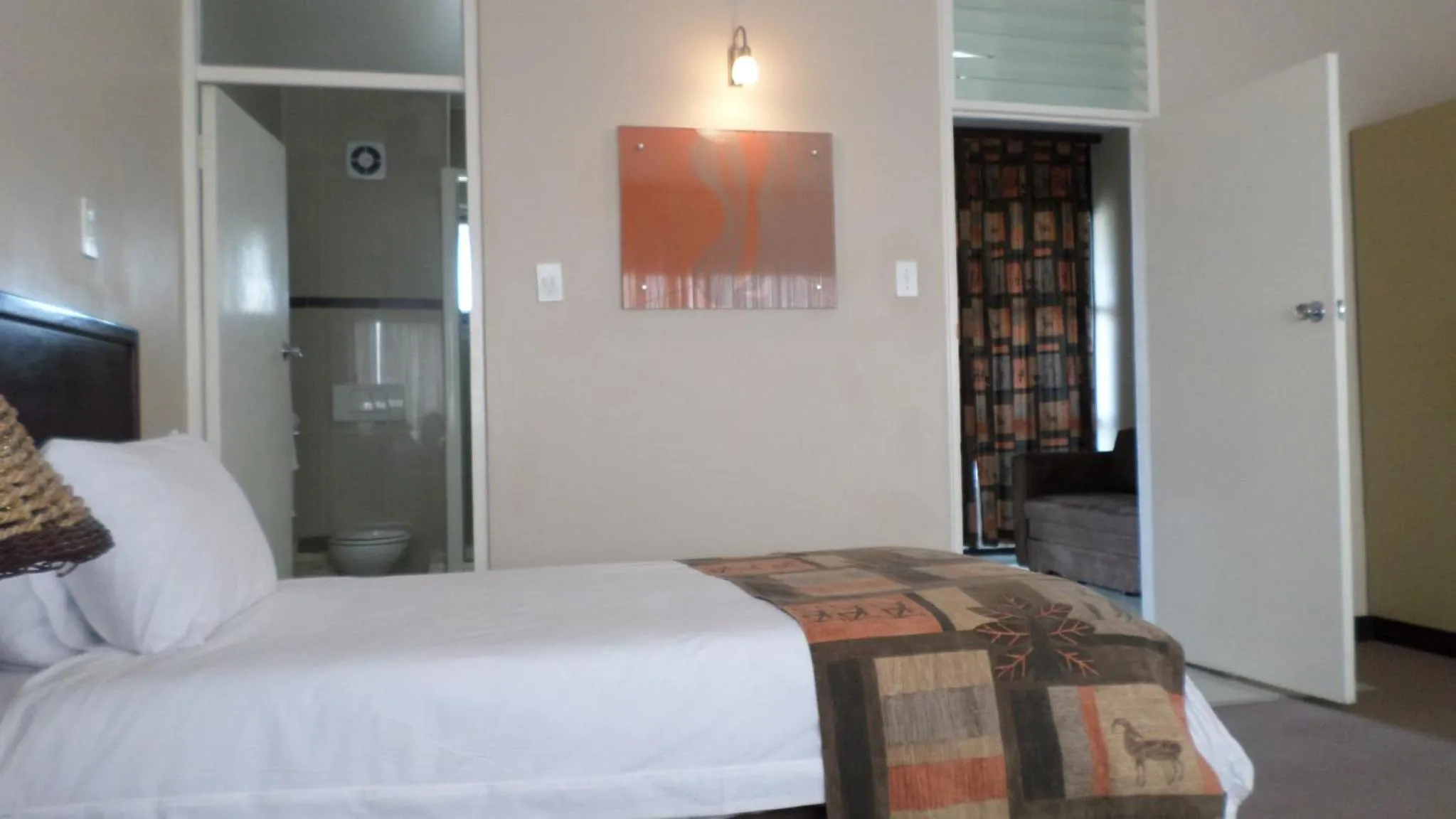 Photo of the whole room, Bed in Coastlands Durban Self Catering Holiday Apartments