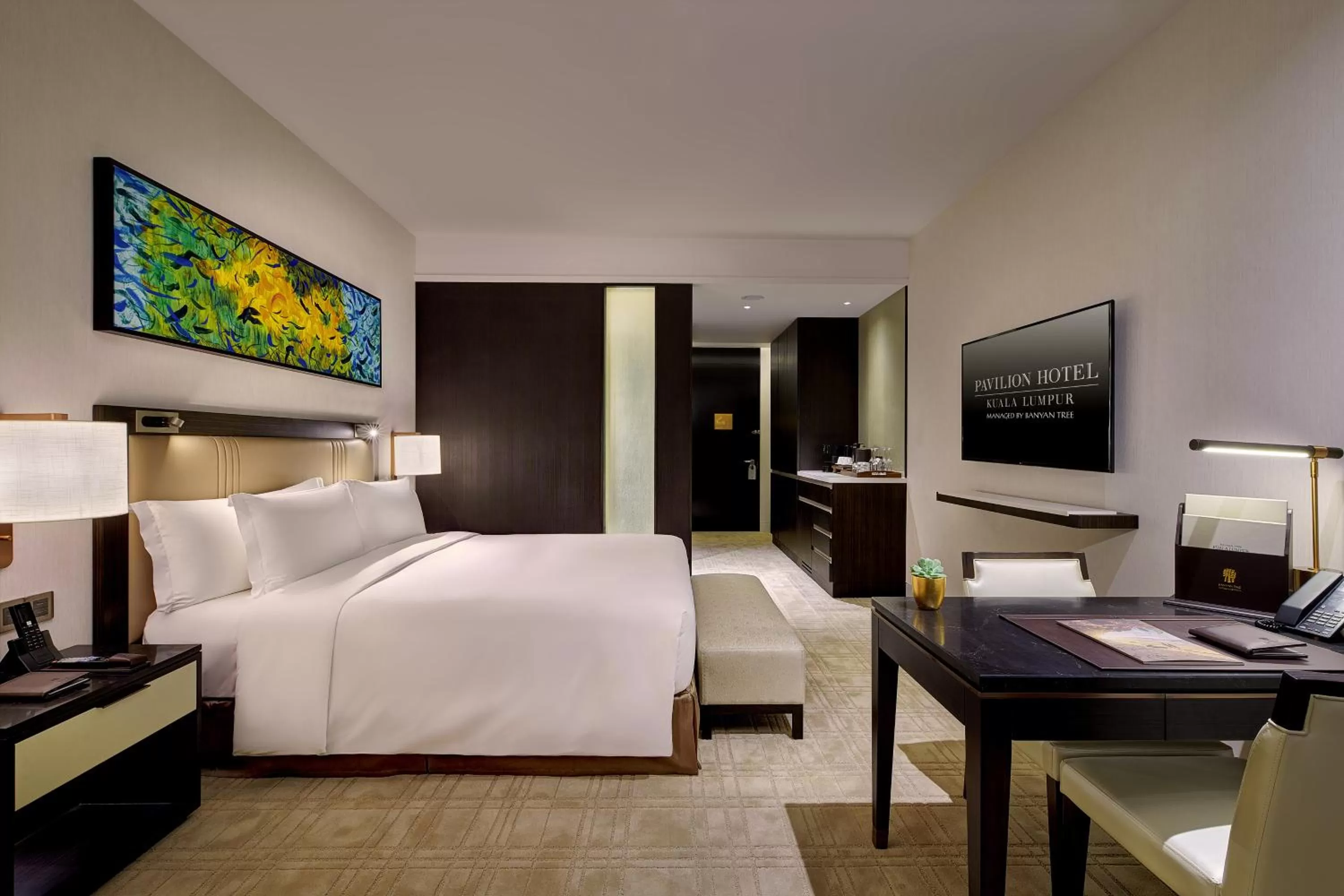 TV and multimedia, Bed in Pavilion Hotel Kuala Lumpur Managed by Banyan Tree