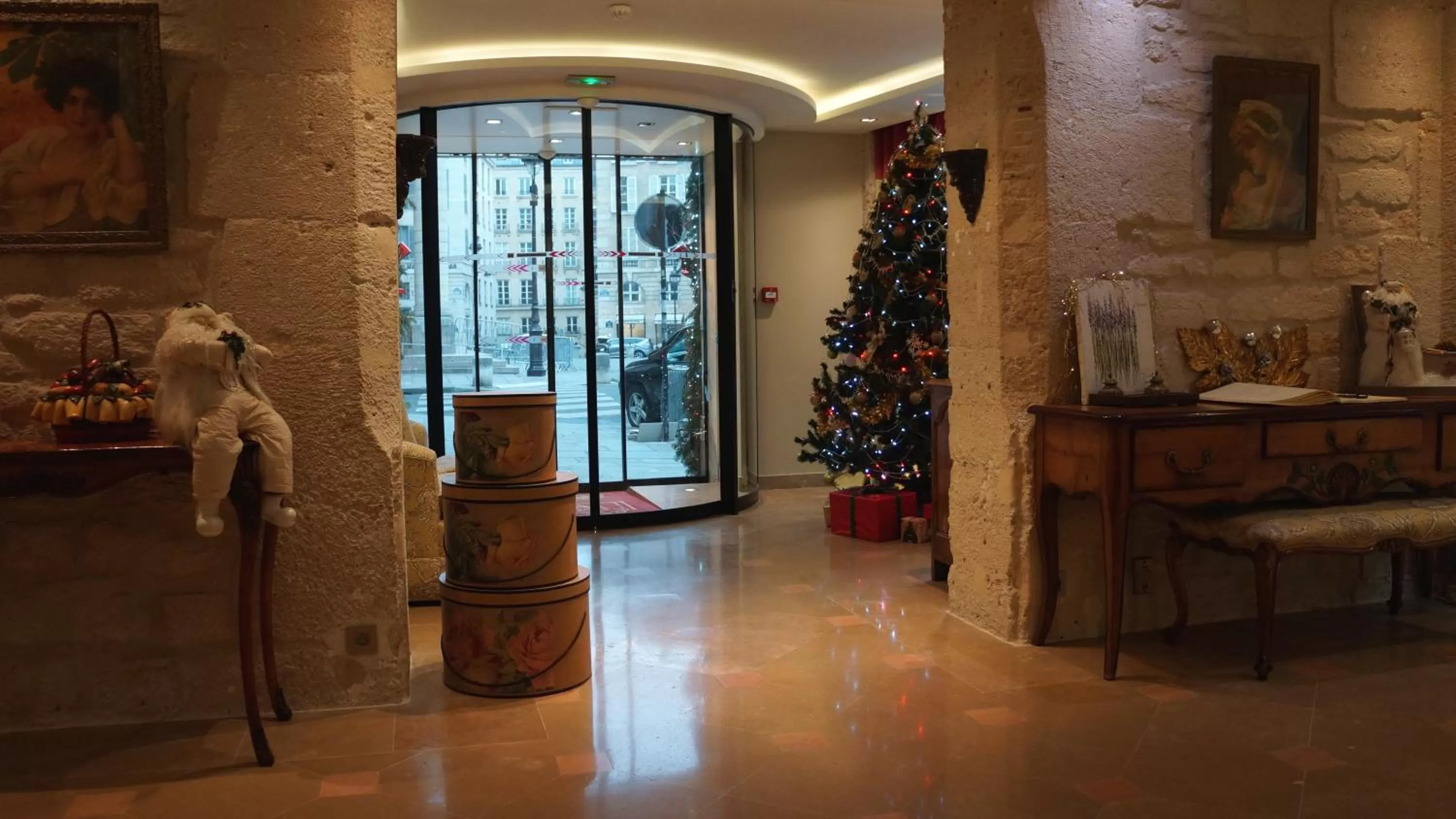 Winter in Le Relais Médicis