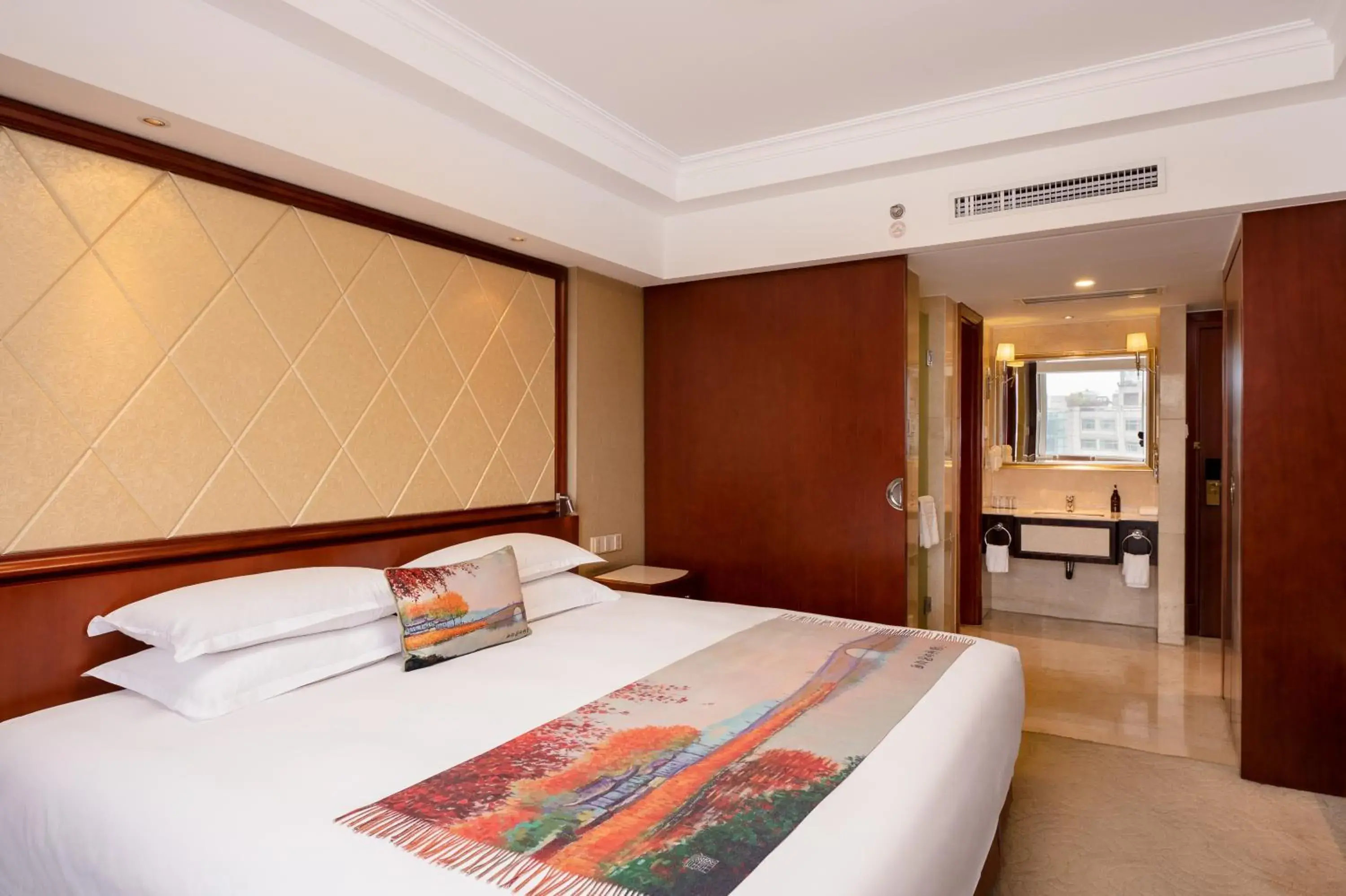 Bed in Xinqiao Hotel
