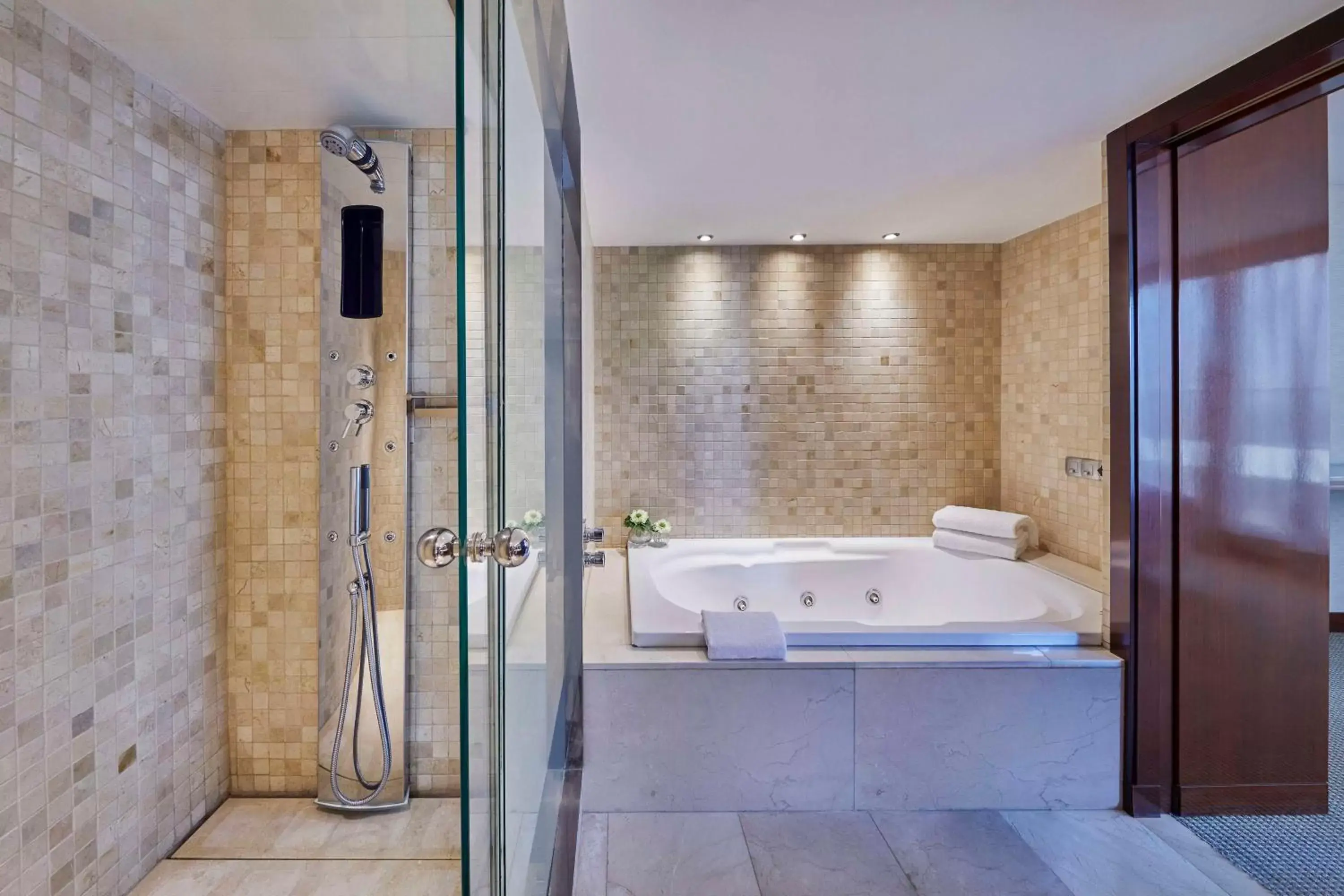 Bathroom in Hyatt Regency Barcelona Tower